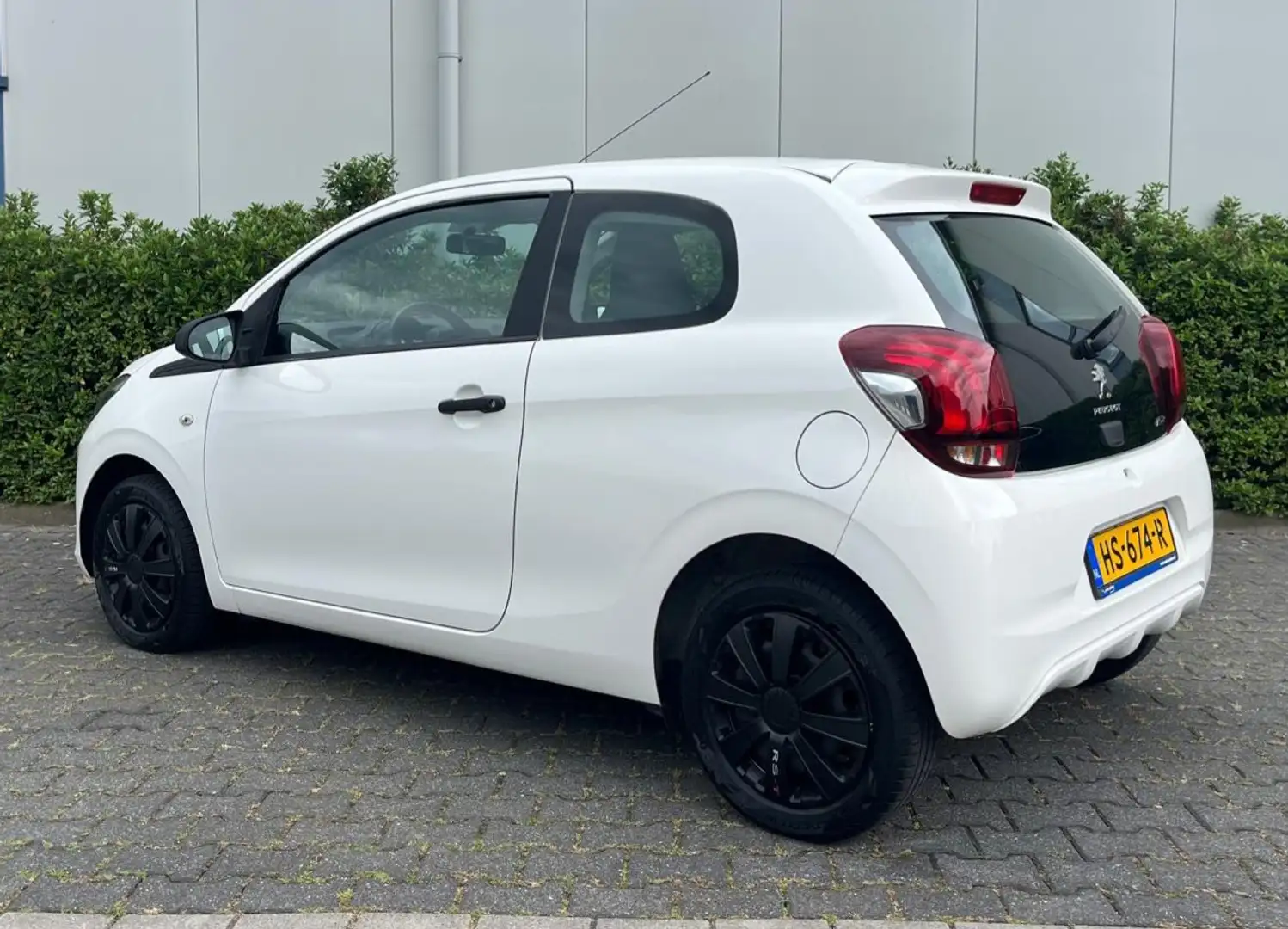 Peugeot 108 1.0 e-VTi 68pk 3D Junior Wit - 2
