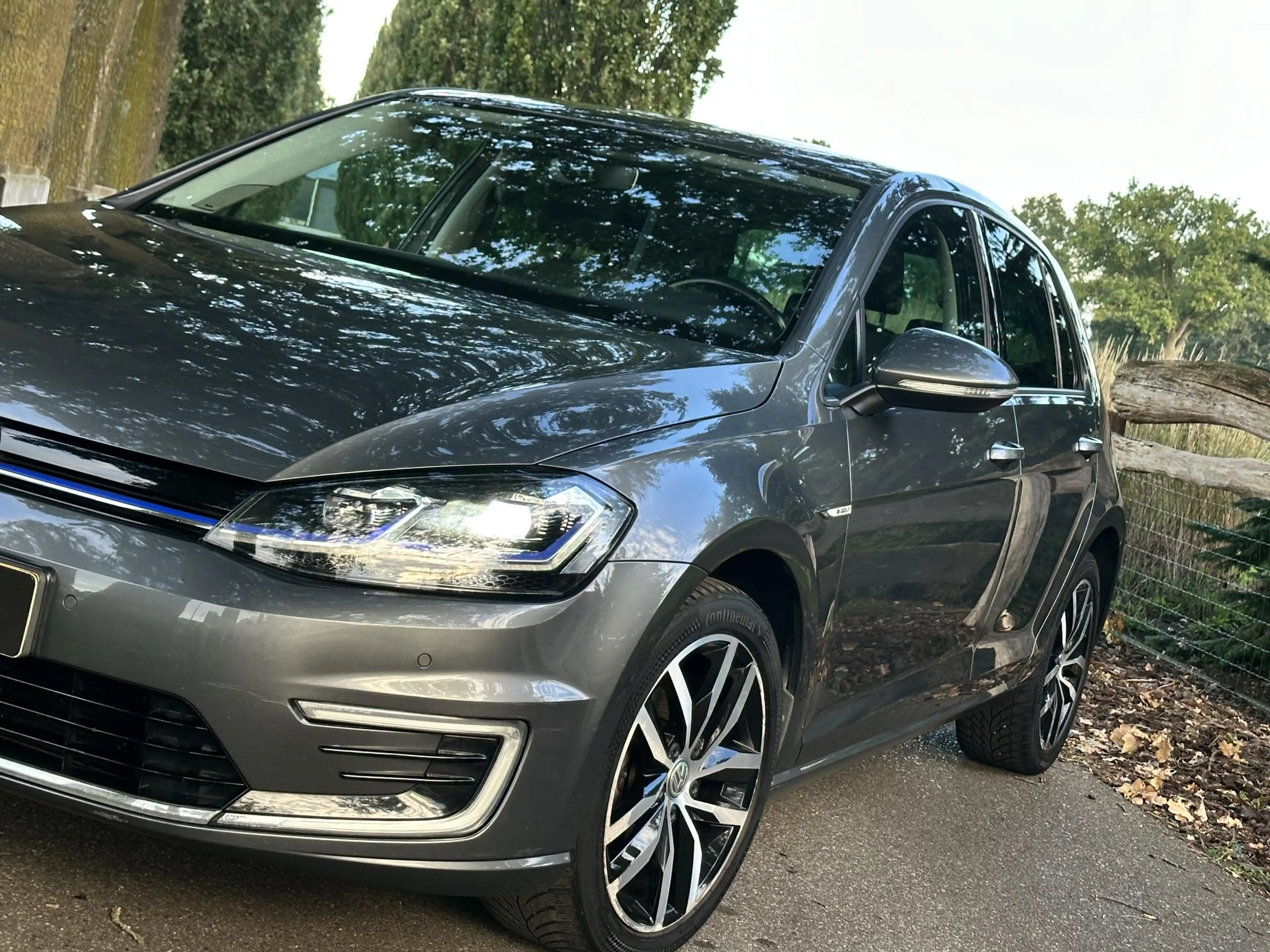 Volkswagen e-Golf e-Golf — photo 2
