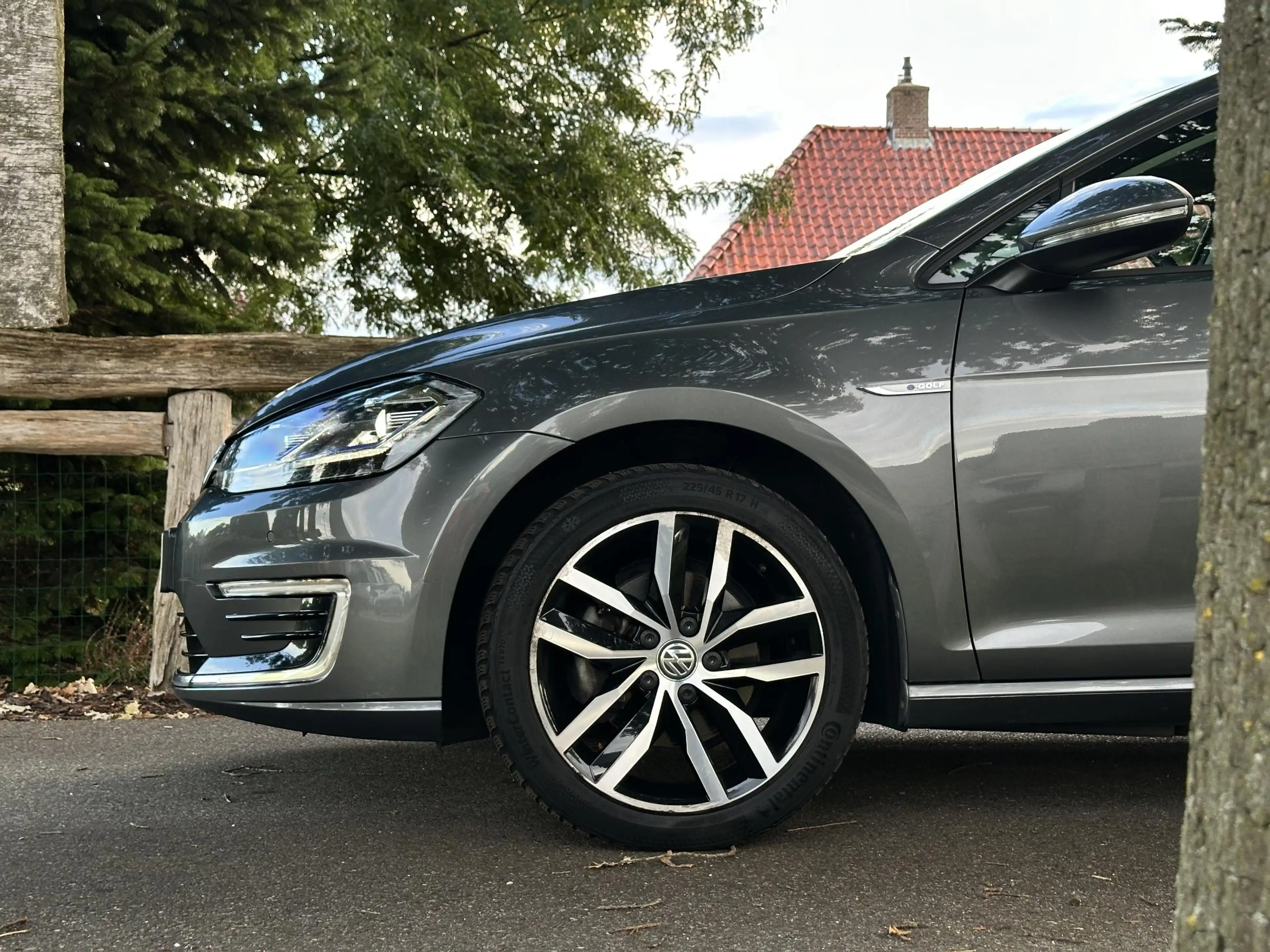 Volkswagen e-Golf e-Golf — photo 15