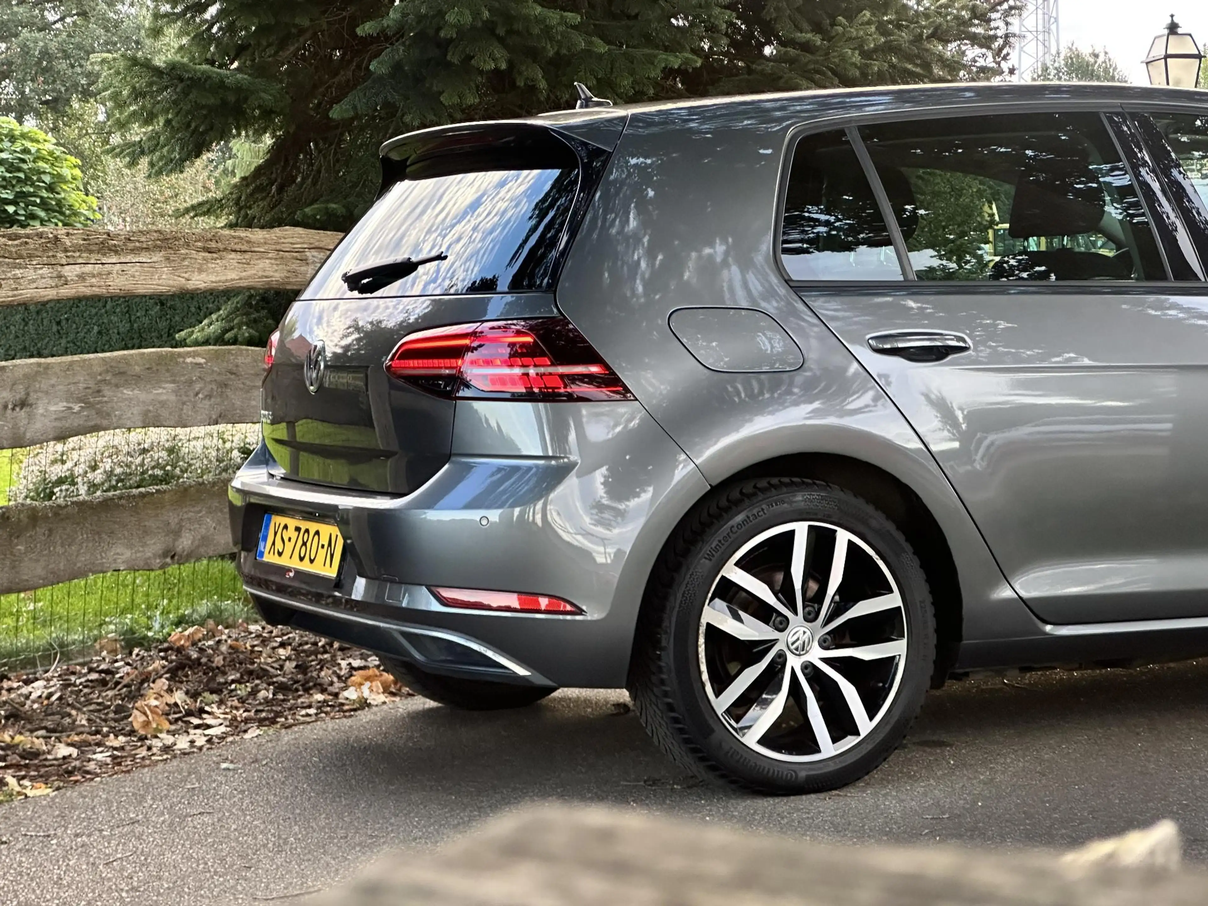 Volkswagen e-Golf e-Golf — photo 4
