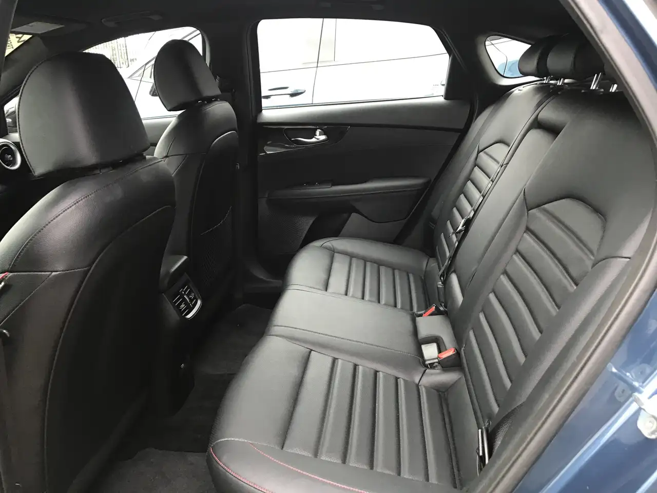 Kia Forte снимка Kia Forte