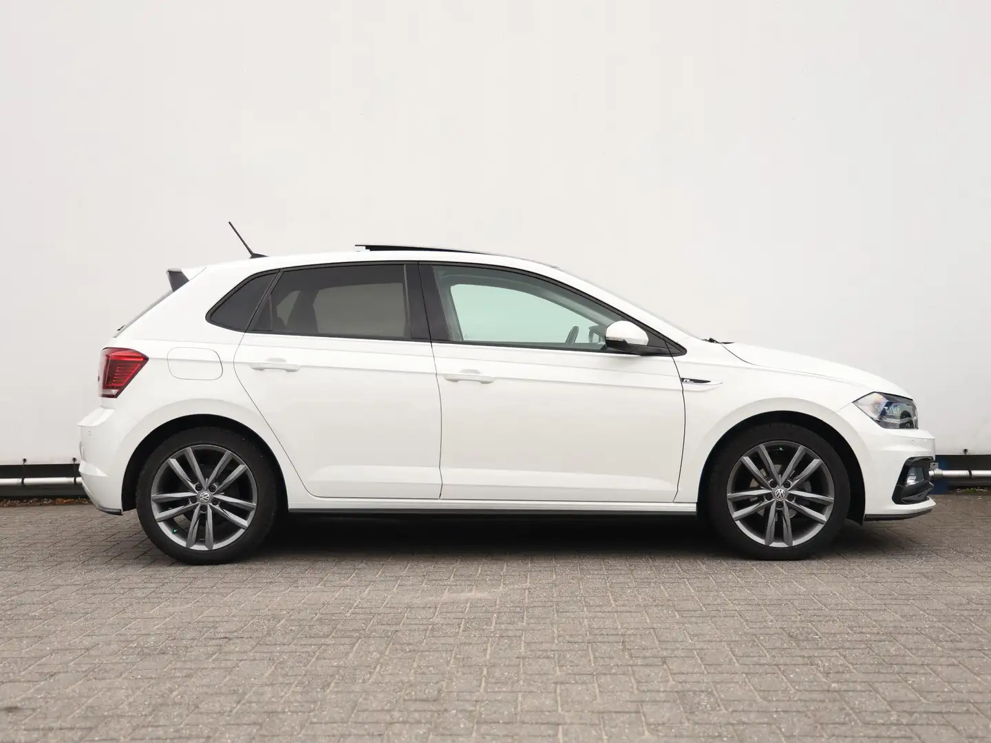 Volkswagen Polo 1.0 TSI Highline R-Line 95 pk | Panoramadak | Beat Wit - 2