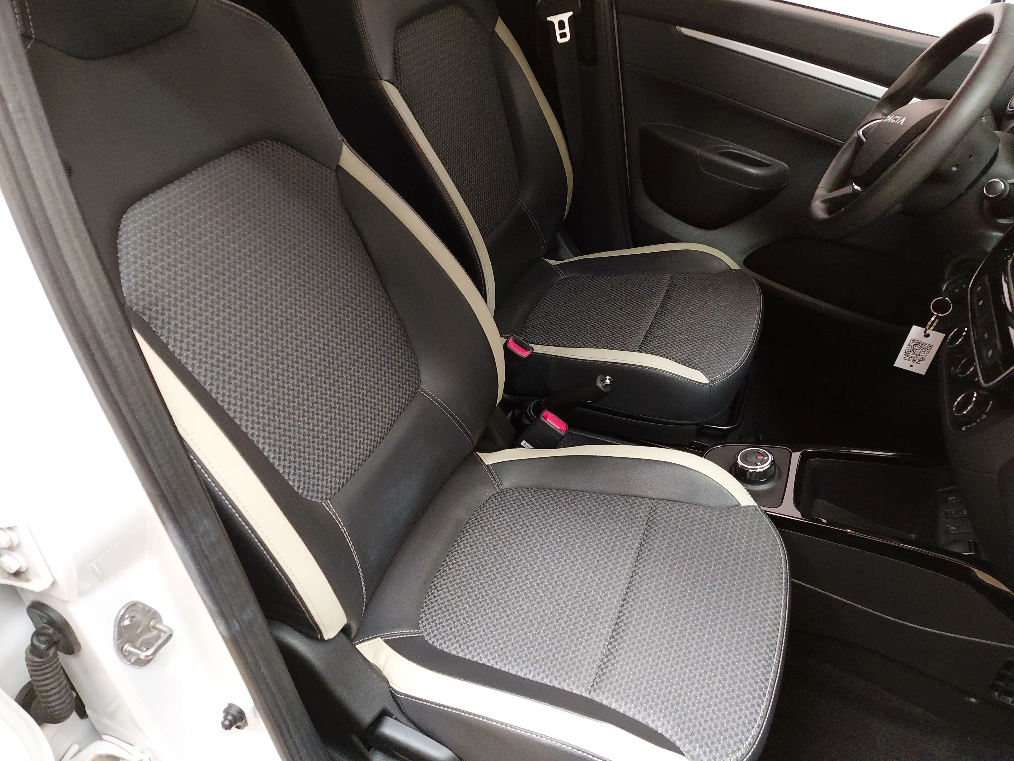 Dacia Spring Electric Essential Navi T-Leder PDC LM — photo 10