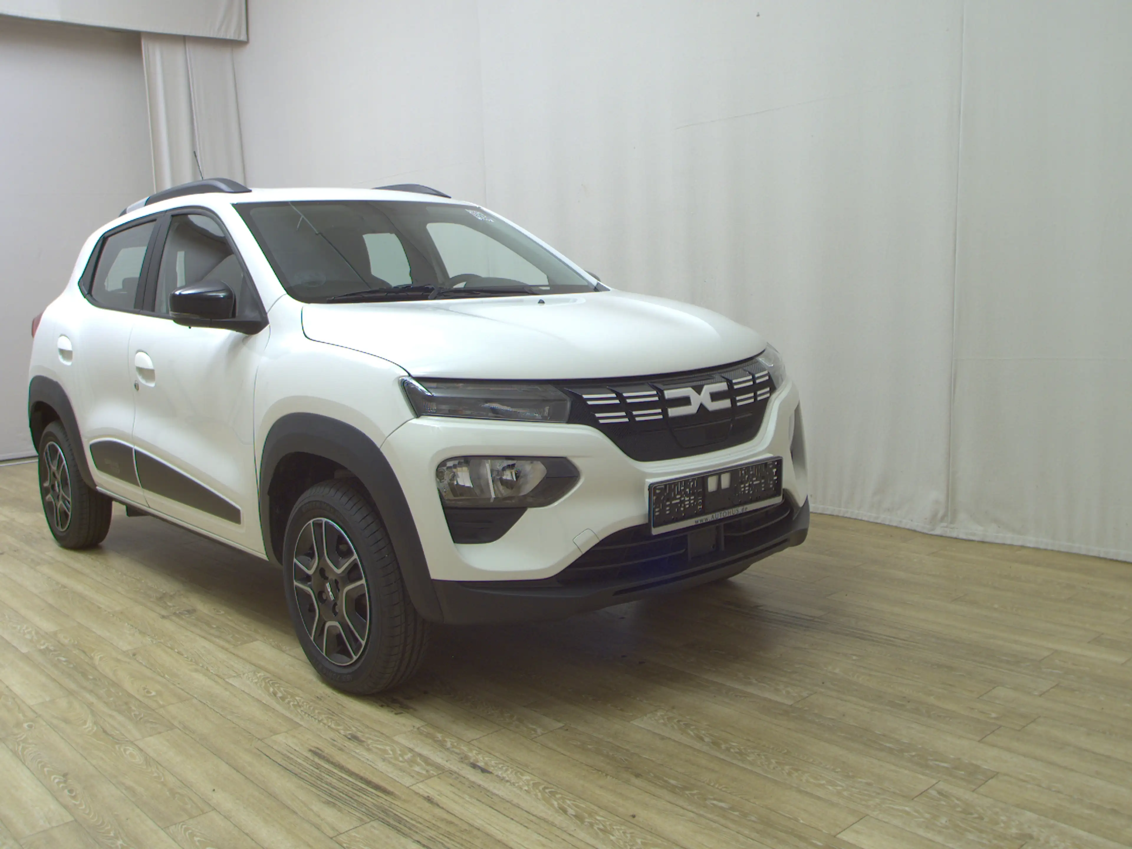 Dacia Spring Electric Essential Navi T-Leder PDC LM — photo 3