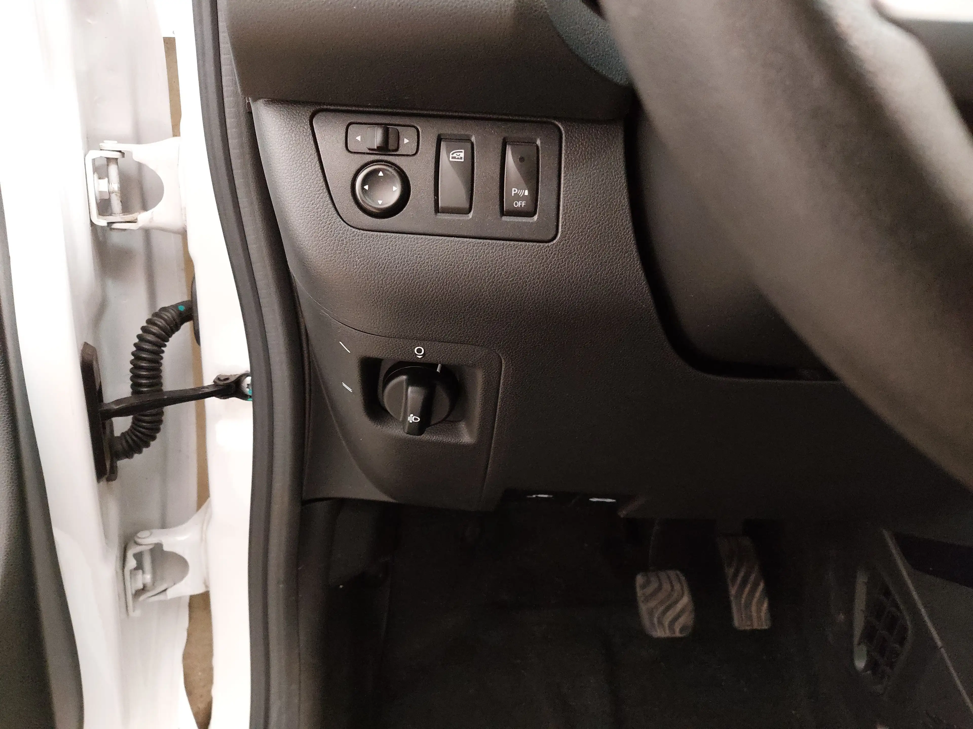 Dacia Spring Electric Essential Navi T-Leder PDC LM — photo 7
