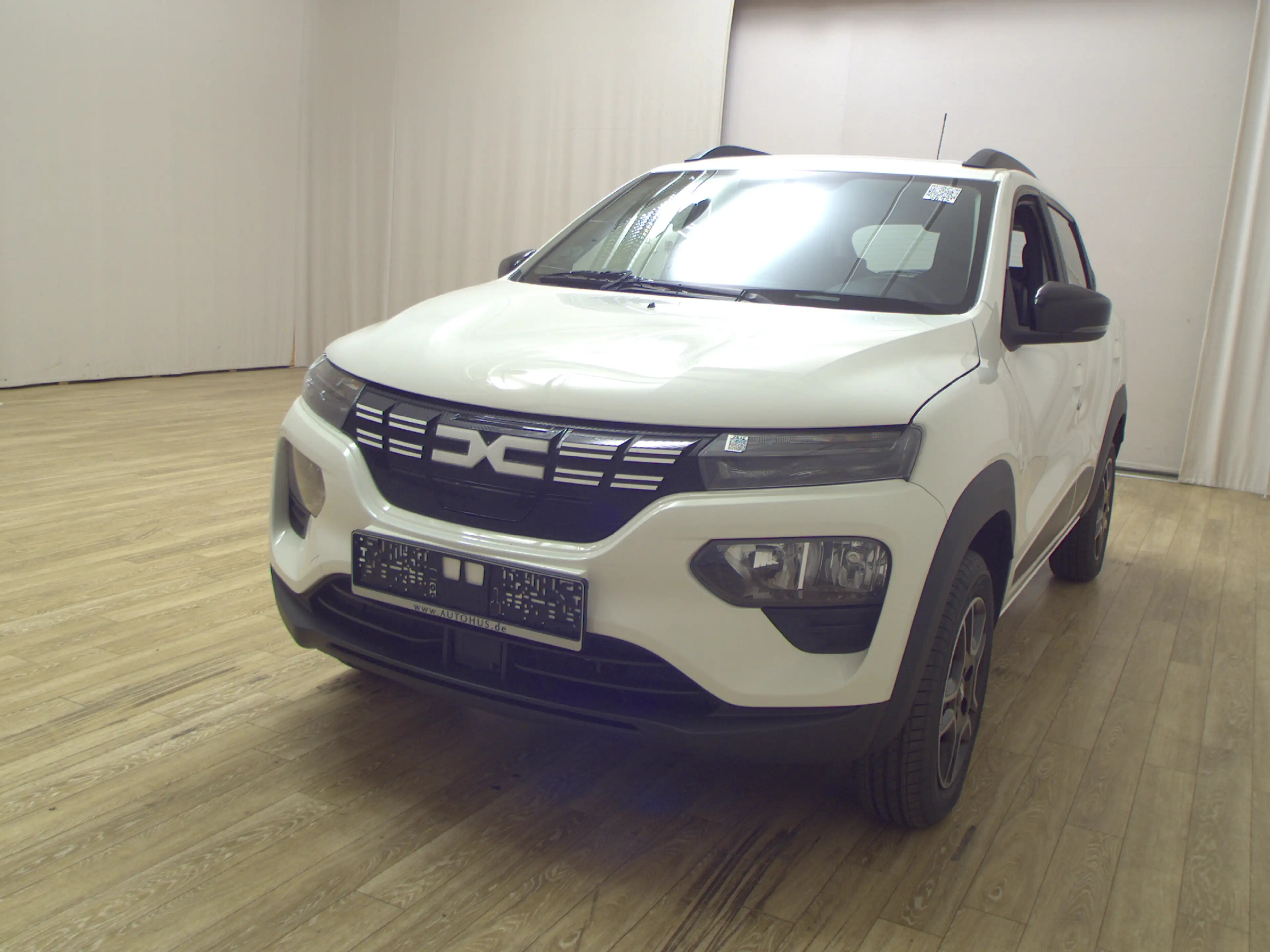 Dacia Spring Electric Essential Navi T-Leder PDC LM — photo 2