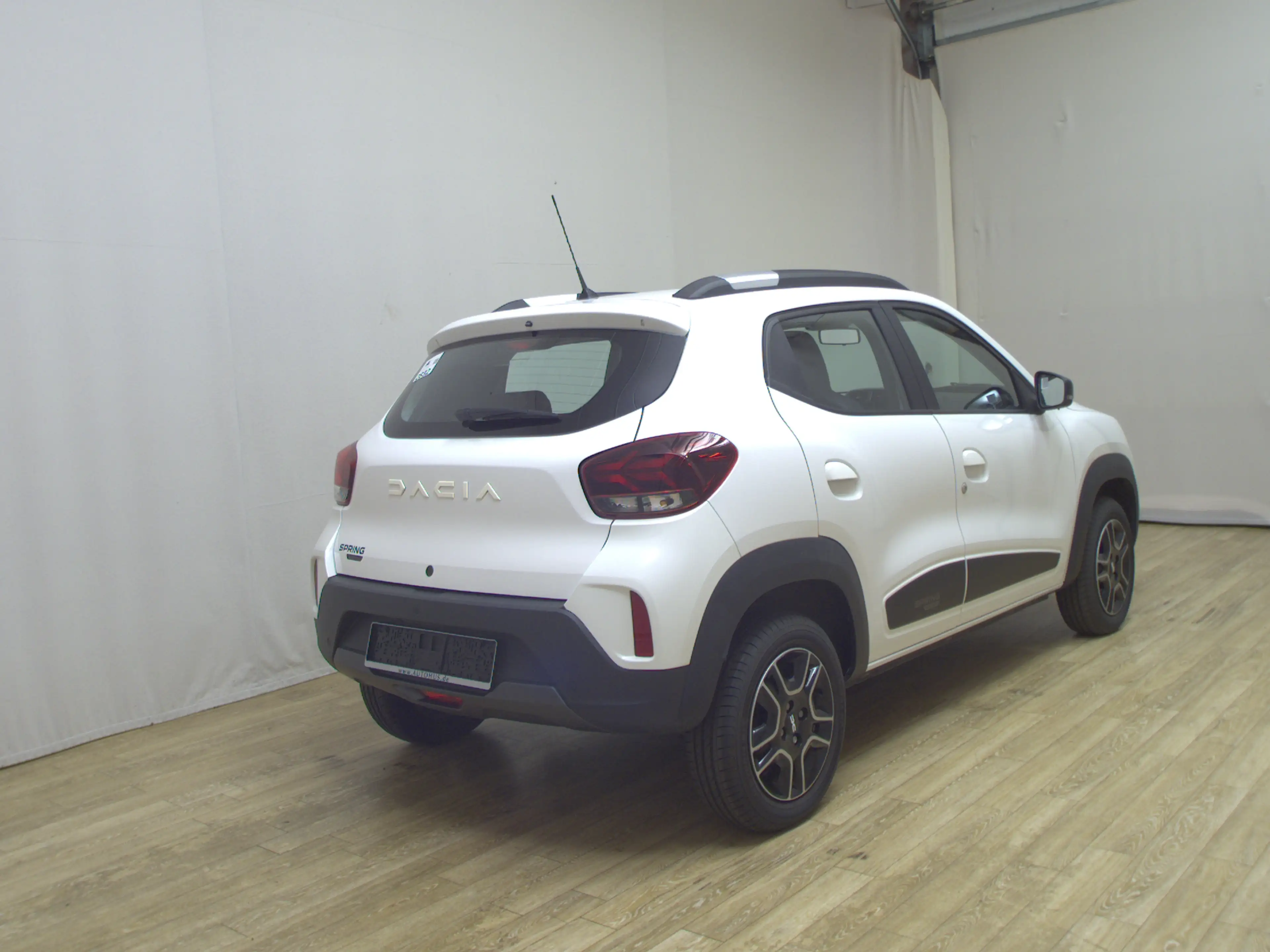 Dacia Spring Electric Essential Navi T-Leder PDC LM — photo 4