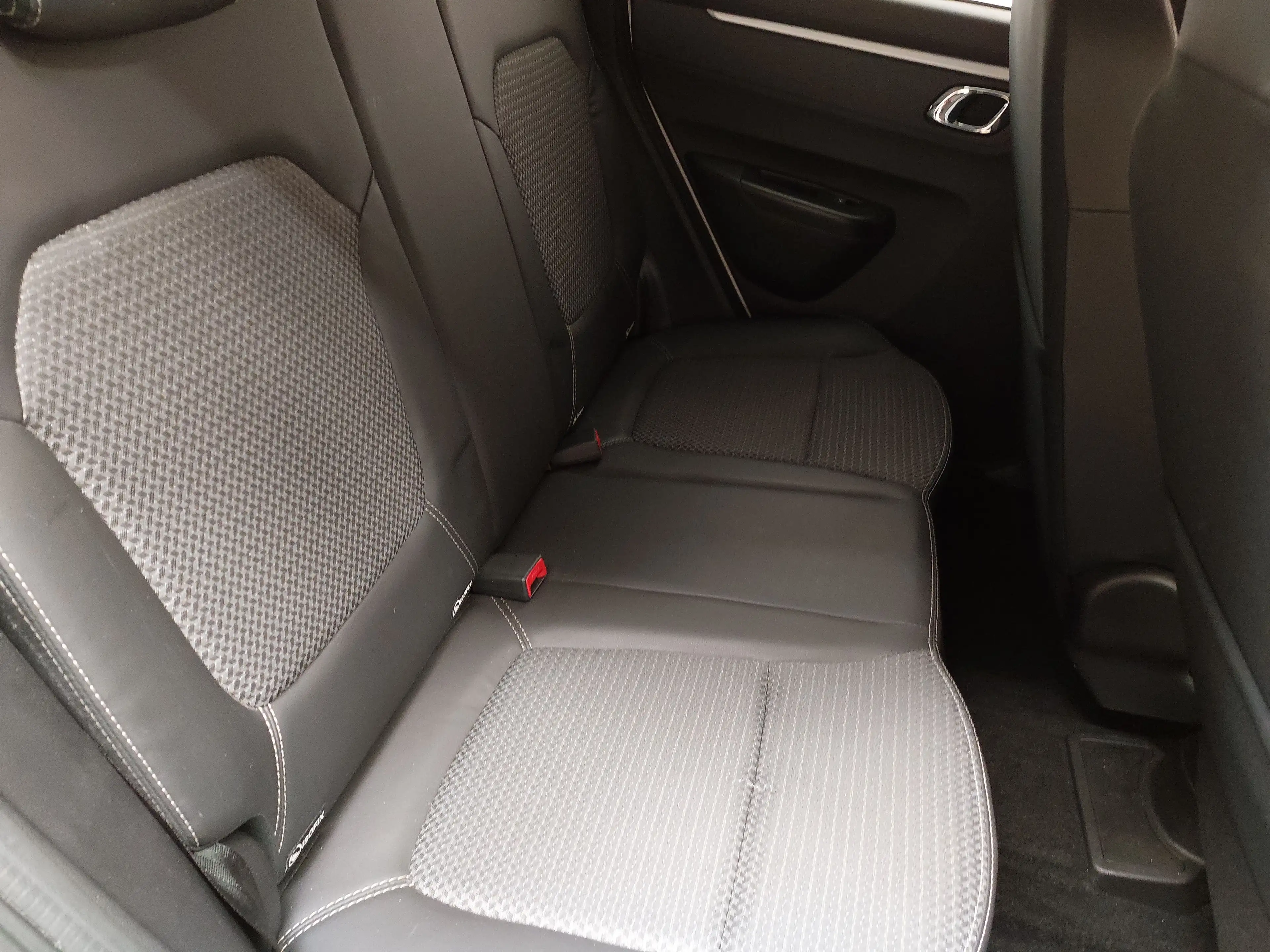 Dacia Spring Electric Essential Navi T-Leder PDC LM — photo 12