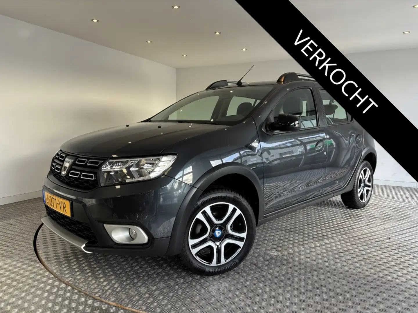 Dacia Sandero 1.0 TCe StepWay CAMERA / CRUISE / CLIMATE CONTROL Grijs - 1