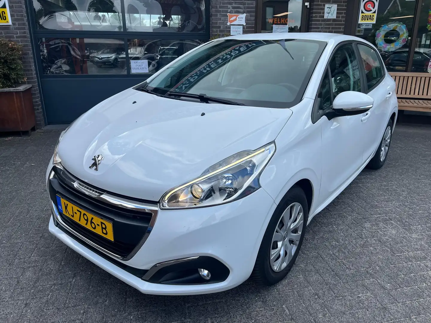 Peugeot 208 1.2 VTI PureTech CarPlay PDC Bianco - 1