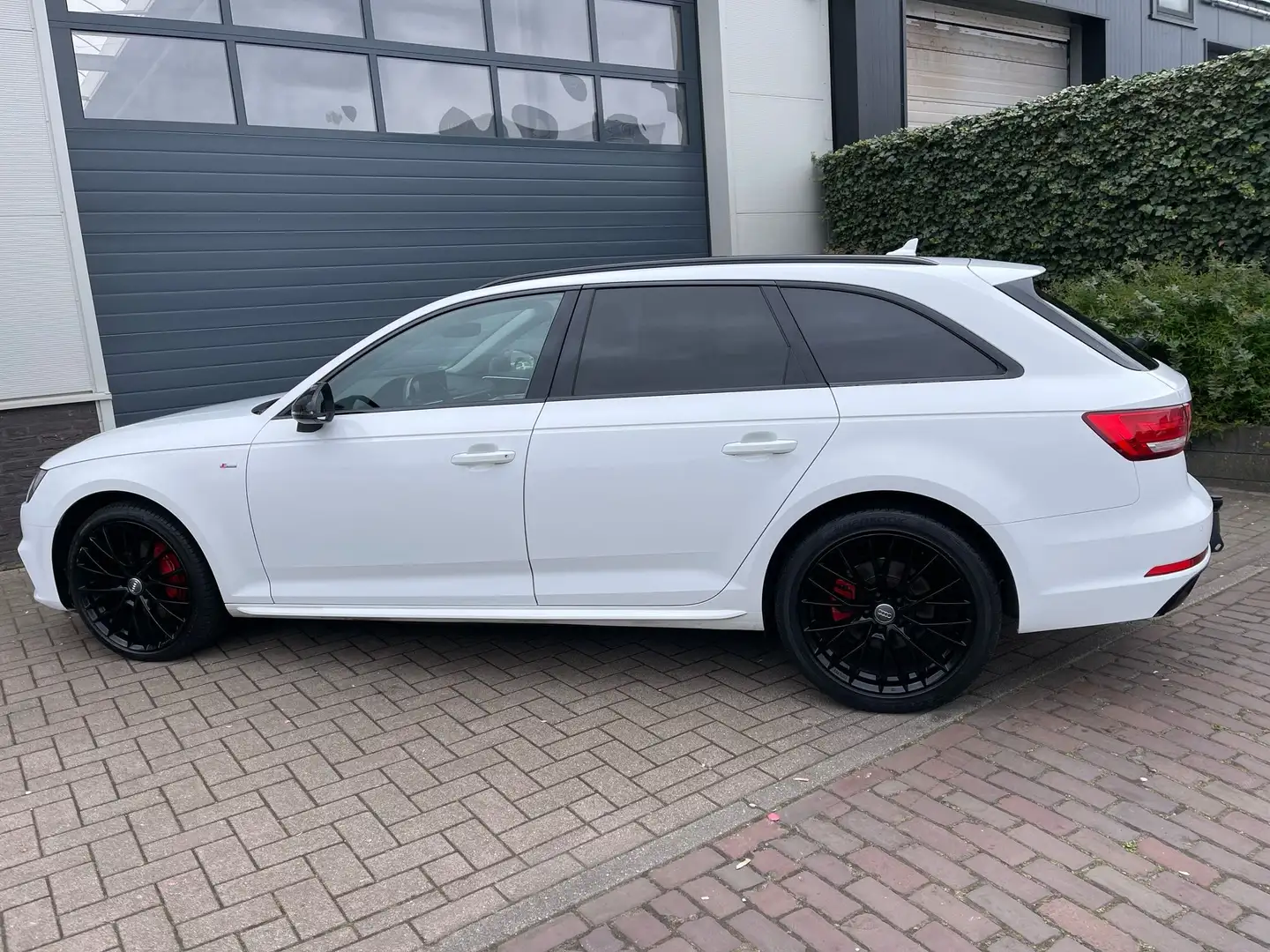 Audi A4 2.0 TDI Des. ProL+ Wit - 2