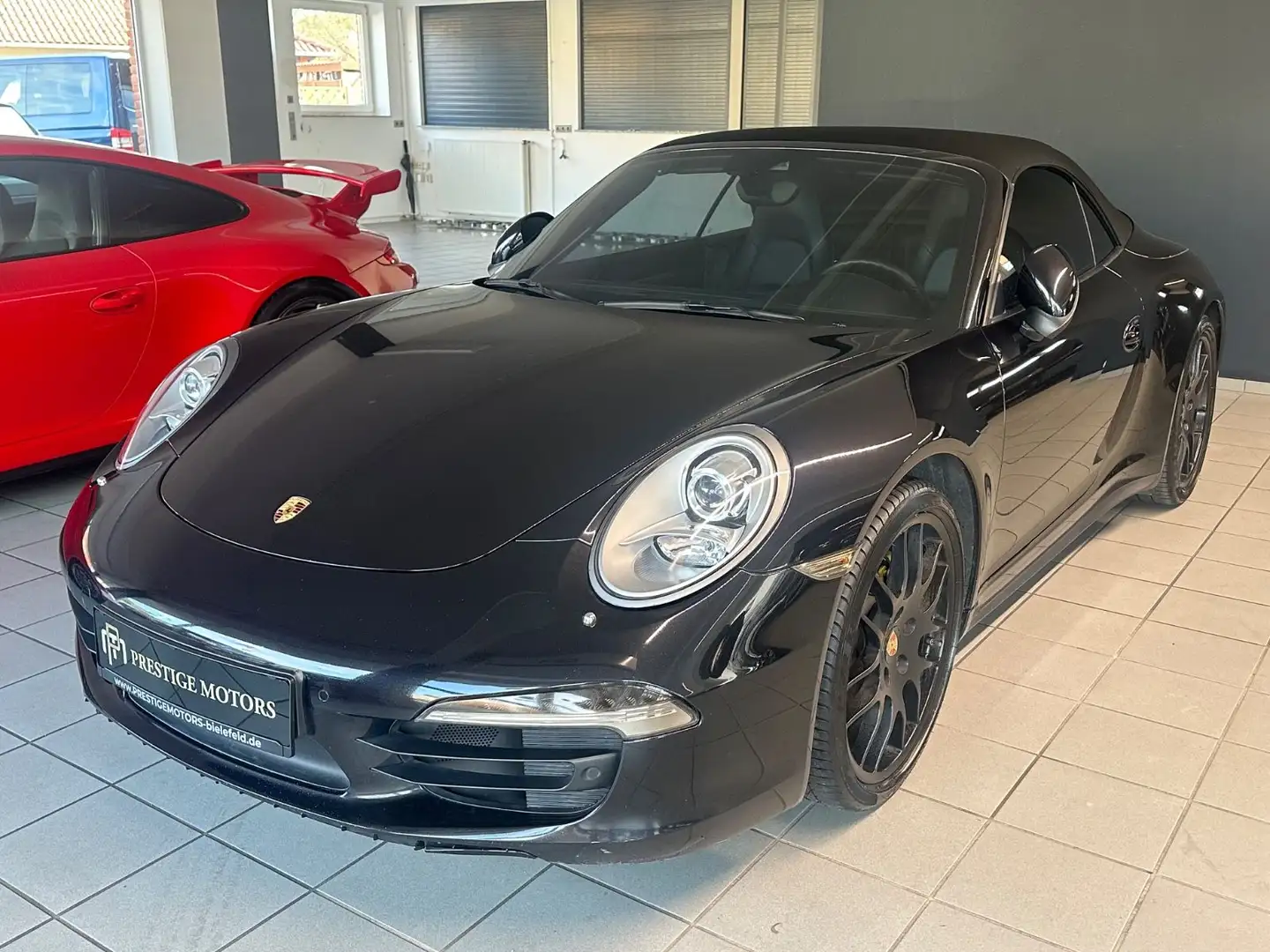 Porsche 911 Carrera 4 Cabriolet Black - 1