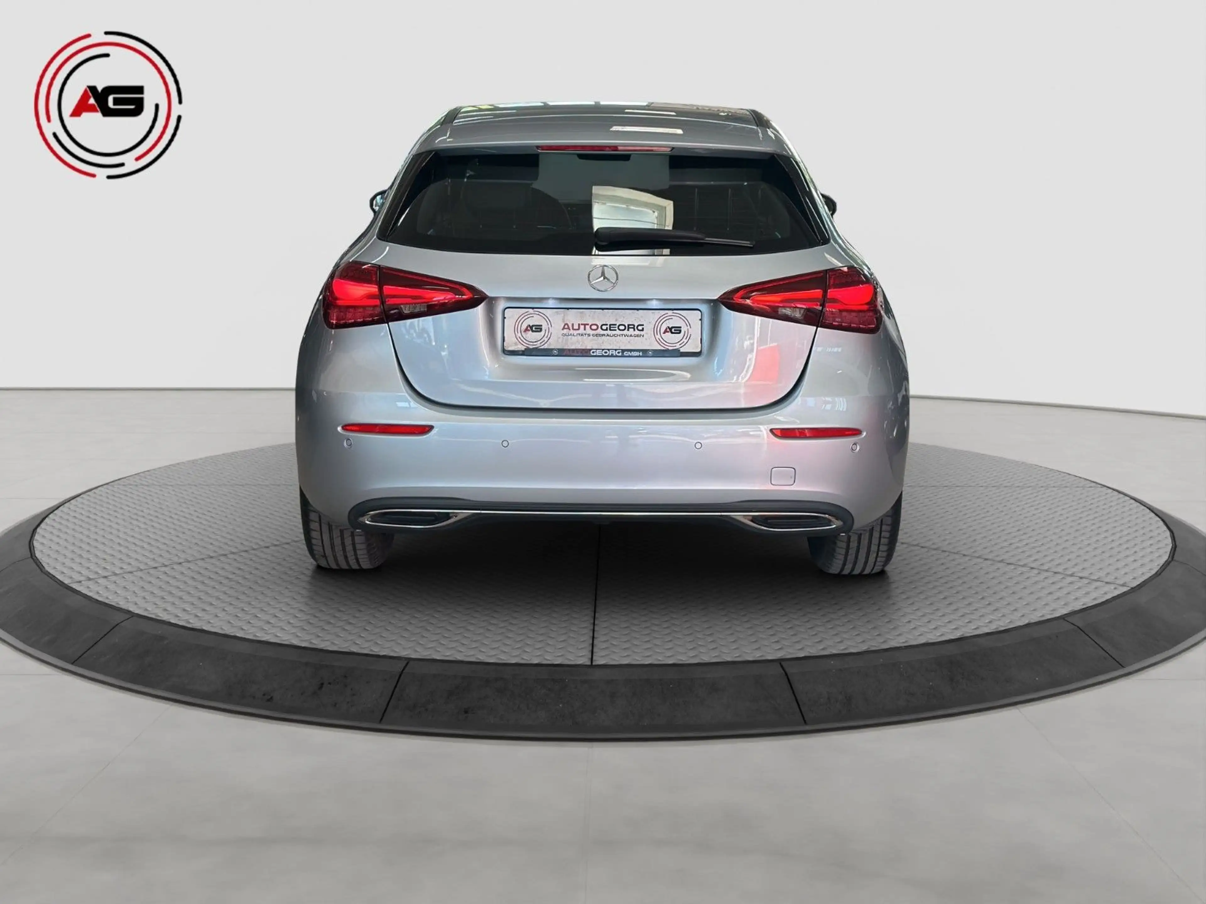 Mercedes-Benz A 200 d LED MBUX PREMIUM SPURASS 360°KAM SHZ — photo 6