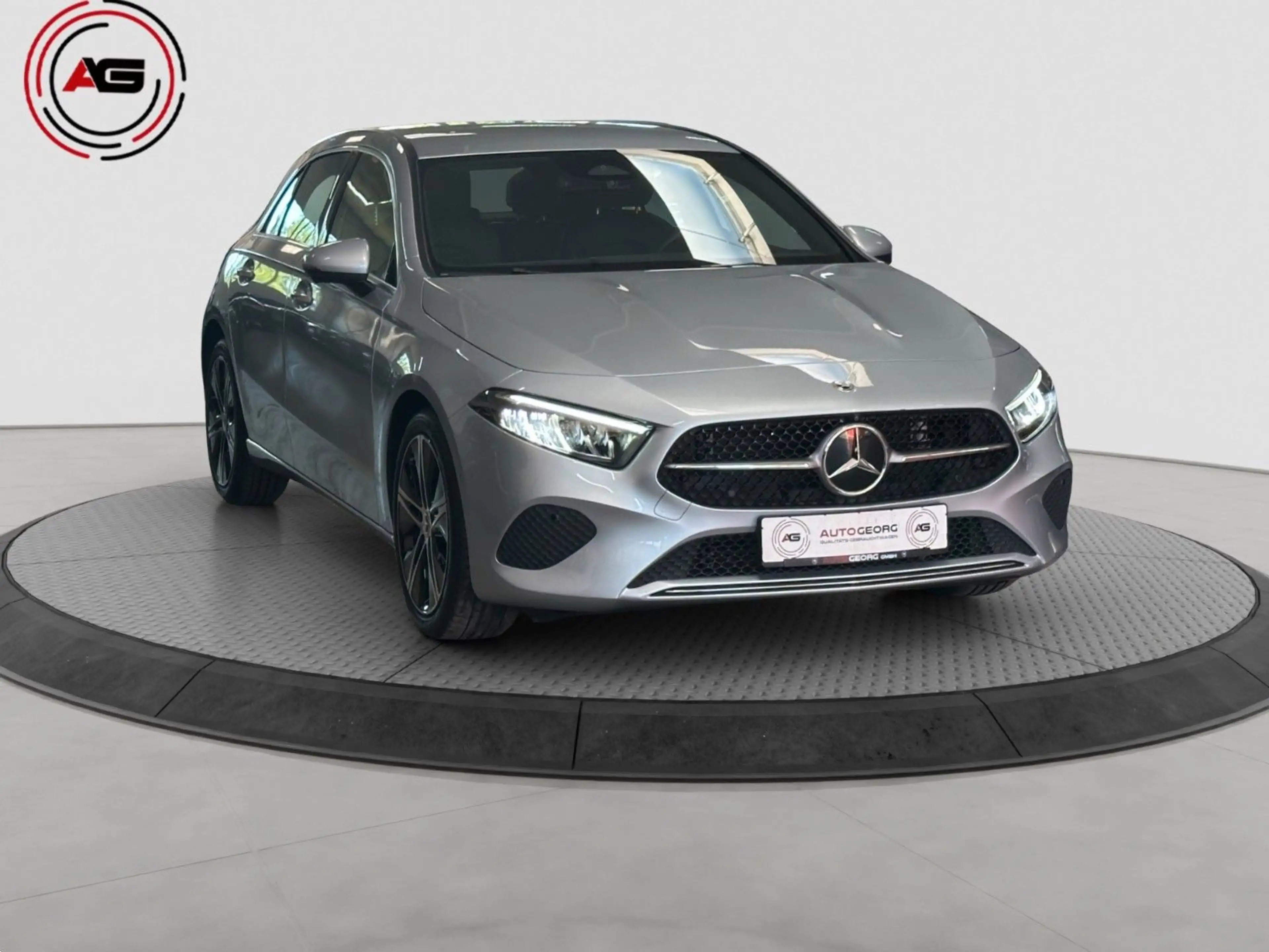 Mercedes-Benz A 200 d LED MBUX PREMIUM SPURASS 360°KAM SHZ — photo 3