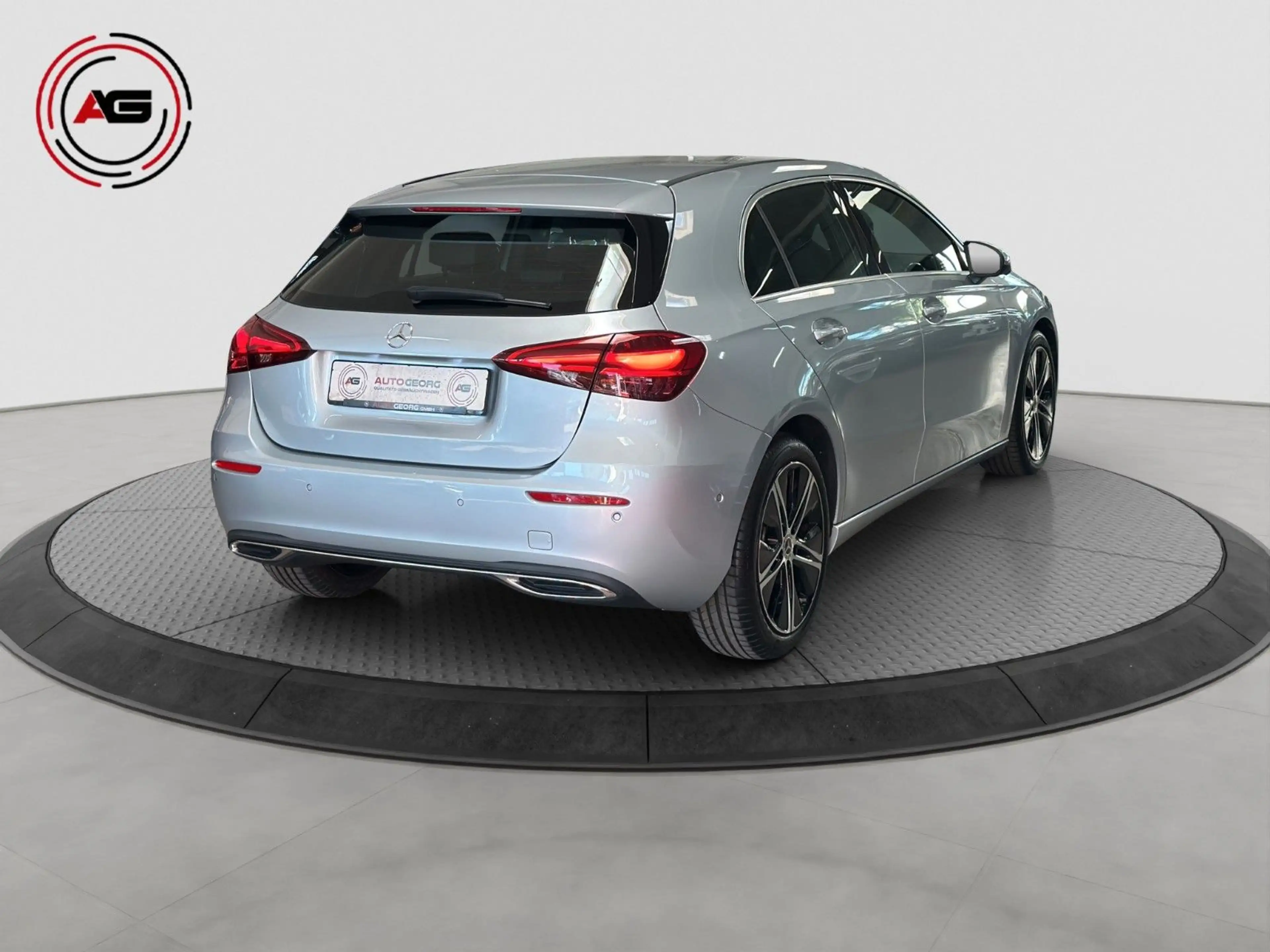 Mercedes-Benz A 200 d LED MBUX PREMIUM SPURASS 360°KAM SHZ — photo 5