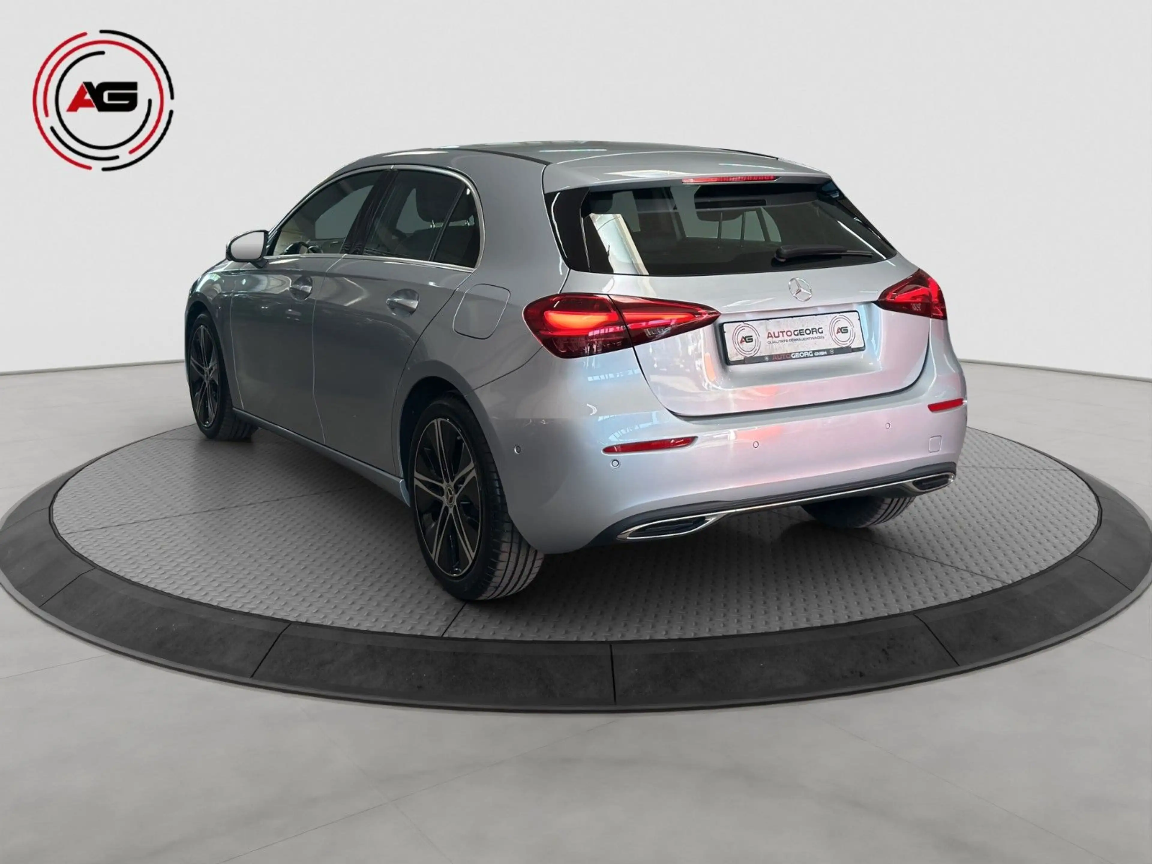 Mercedes-Benz A 200 d LED MBUX PREMIUM SPURASS 360°KAM SHZ — photo 7