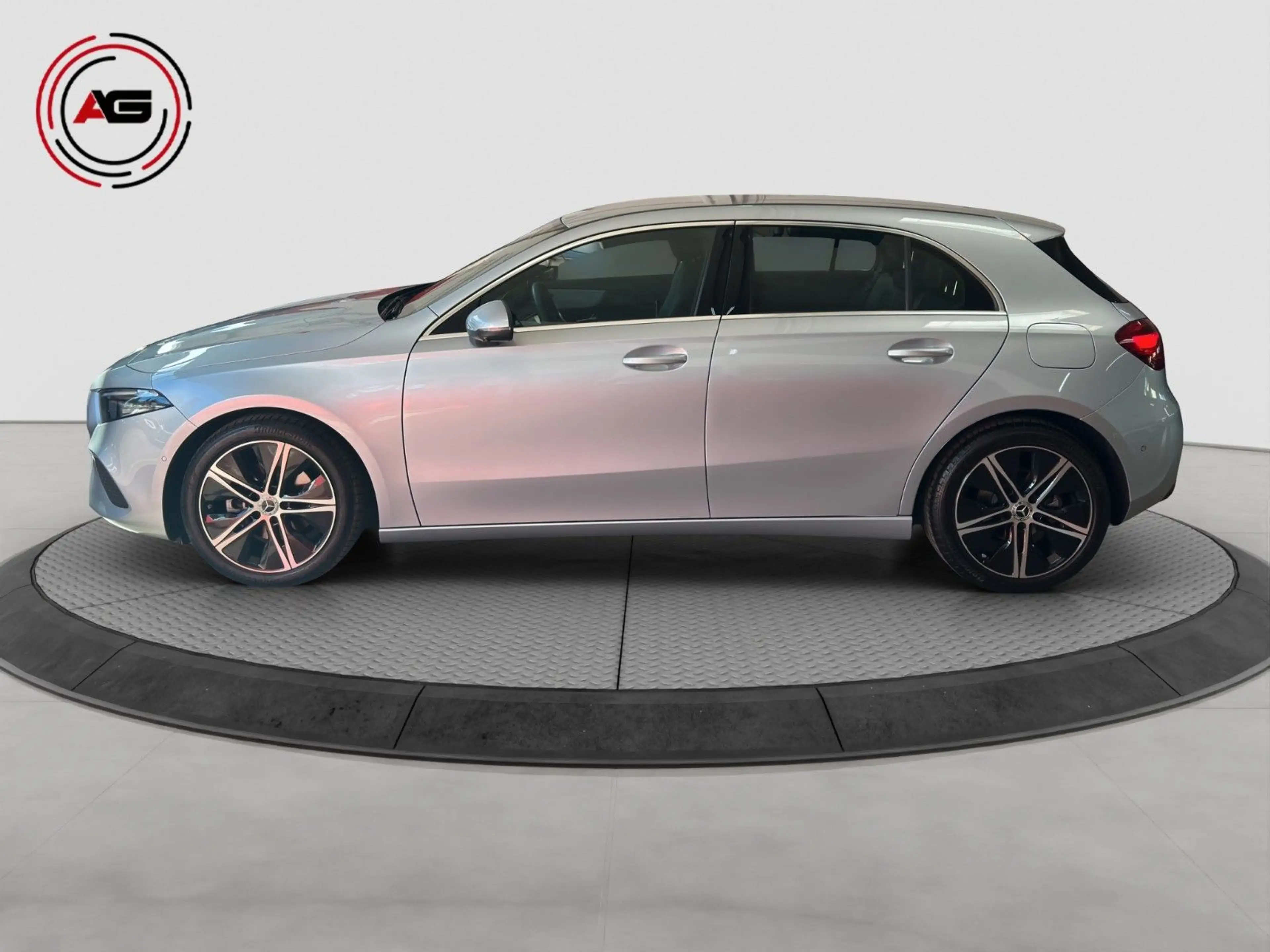 Mercedes-Benz A 200 d LED MBUX PREMIUM SPURASS 360°KAM SHZ — photo 8