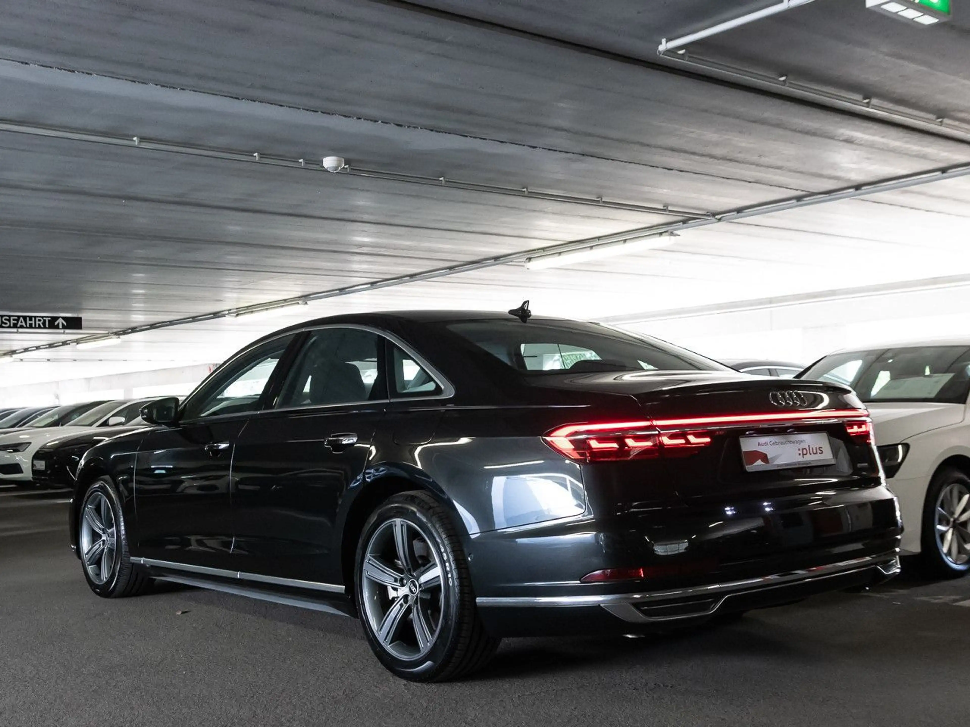 Audi A8 60 TFSI e quattro Pano B&O 360°Kamera 19'' — photo 4