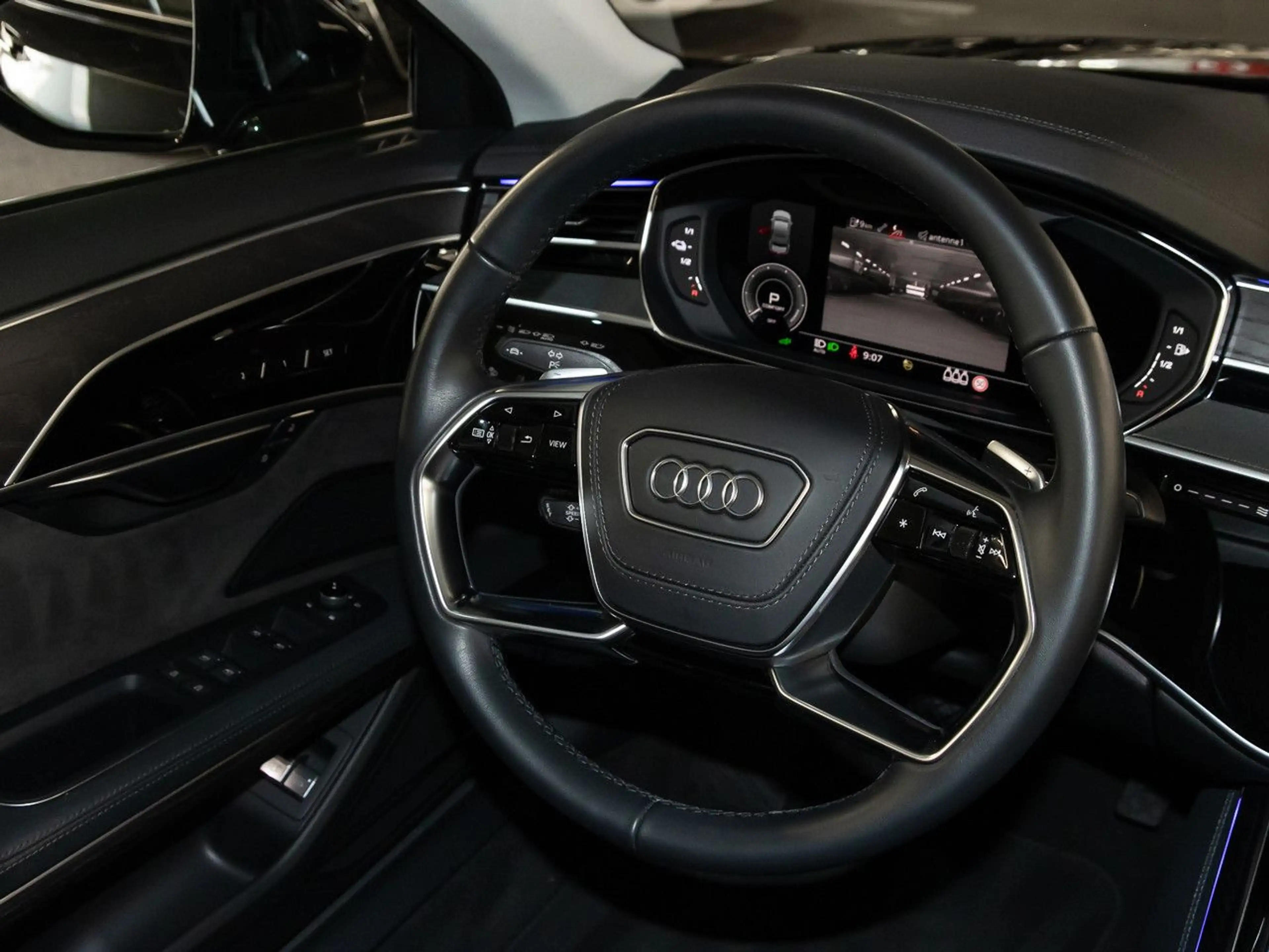 Audi A8 60 TFSI e quattro Pano B&O 360°Kamera 19'' — photo 14