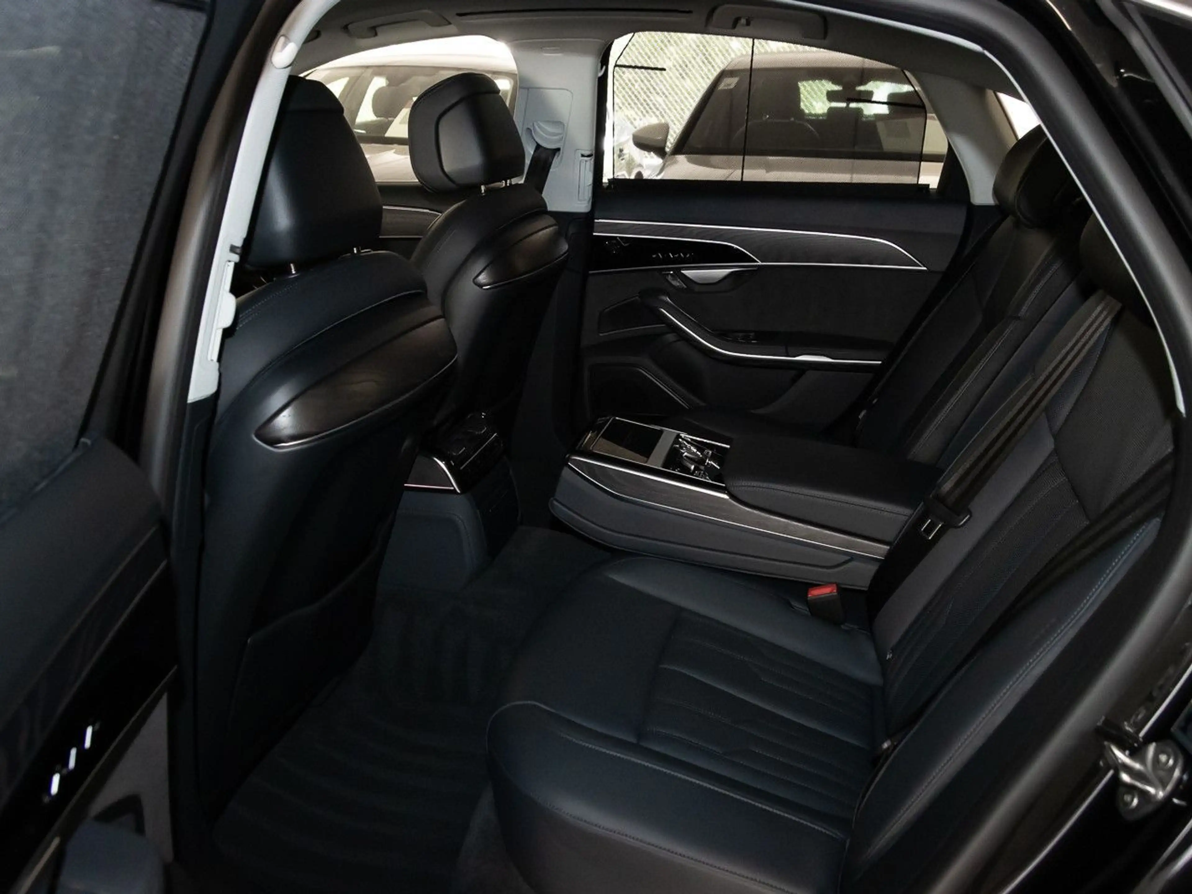 Audi A8 60 TFSI e quattro Pano B&O 360°Kamera 19'' — photo 9