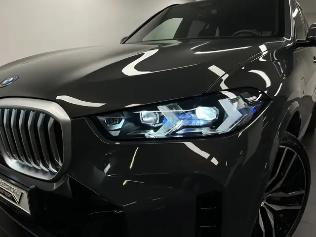 BMW X5 view 9