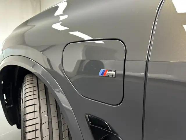 BMW X5 view 11