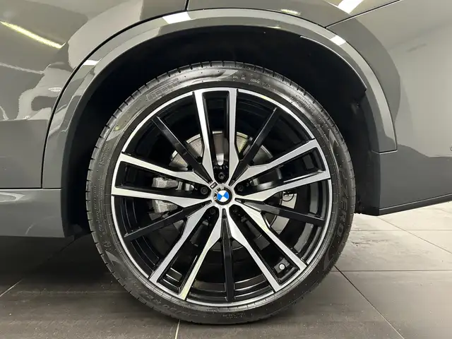 BMW X5 view 7