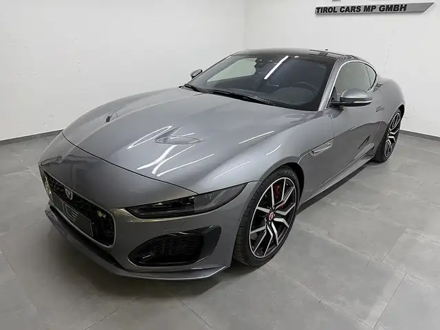 Jaguar F-Type view 4