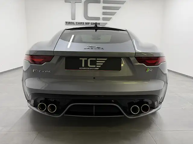 Jaguar F-Type view 9