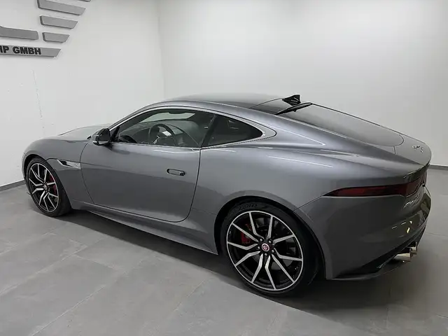 Jaguar F-Type view 5
