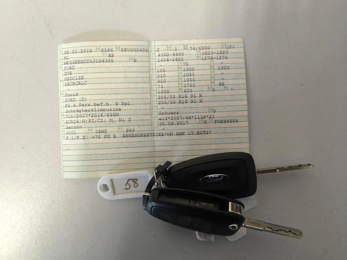 Ford Focus Business 1.0i Airbags Ok startet und fährt Schwarz - 2