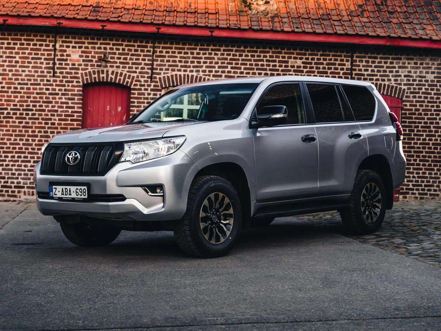 Toyota Land Cruiser Zilver - 2