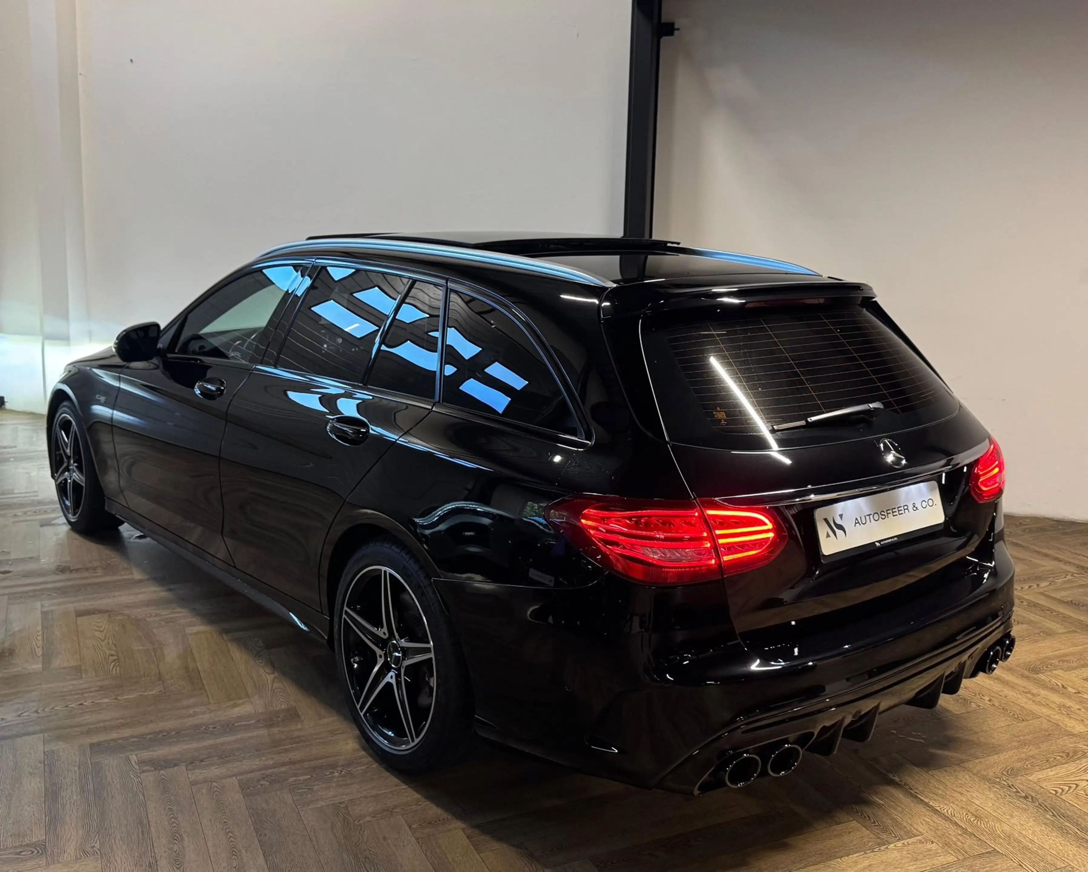 Mercedes-Benz C 43 AMG 4MATIC PANO BURMESTER CAM — photo 4