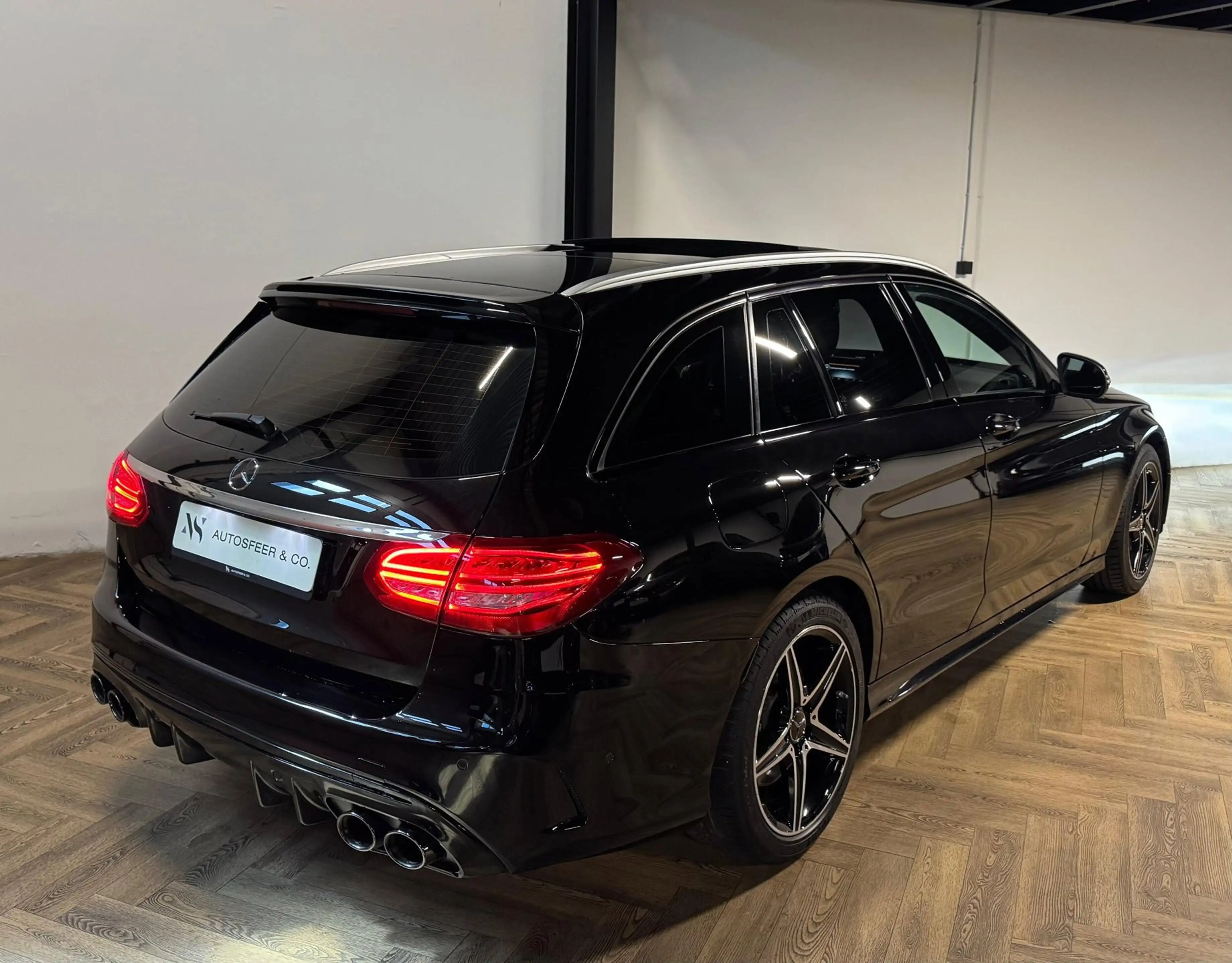 Mercedes-Benz C 43 AMG 4MATIC PANO BURMESTER CAM — photo 2