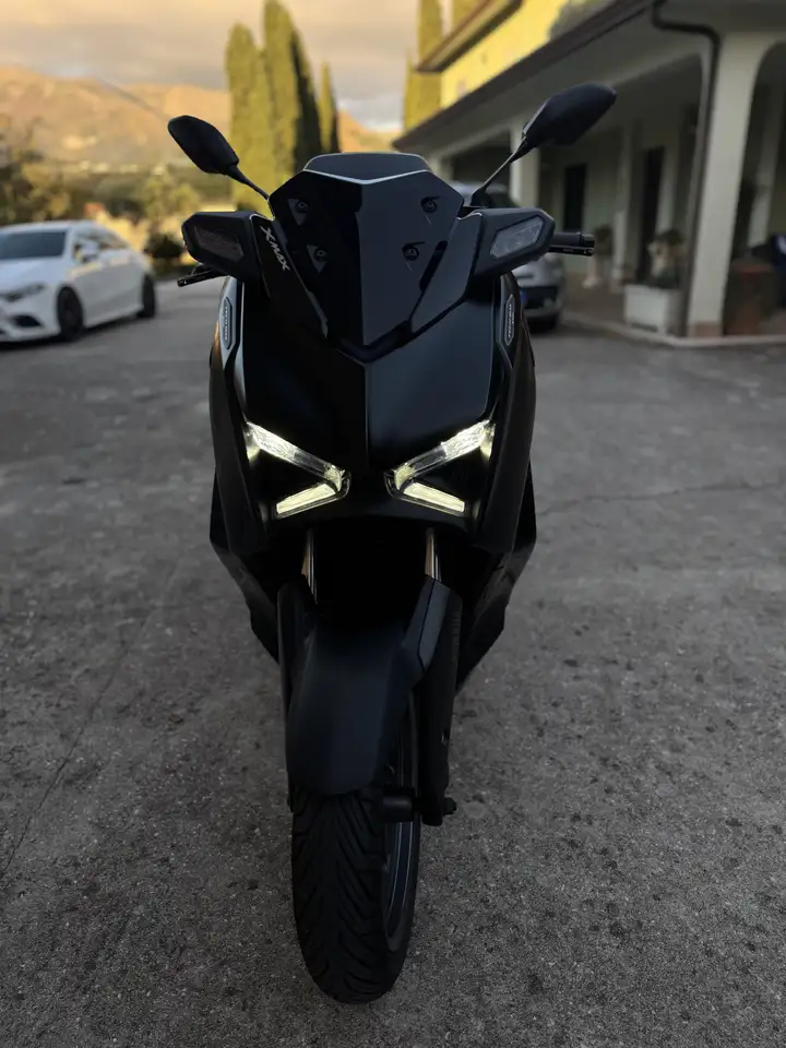 Yamaha X-Max 300