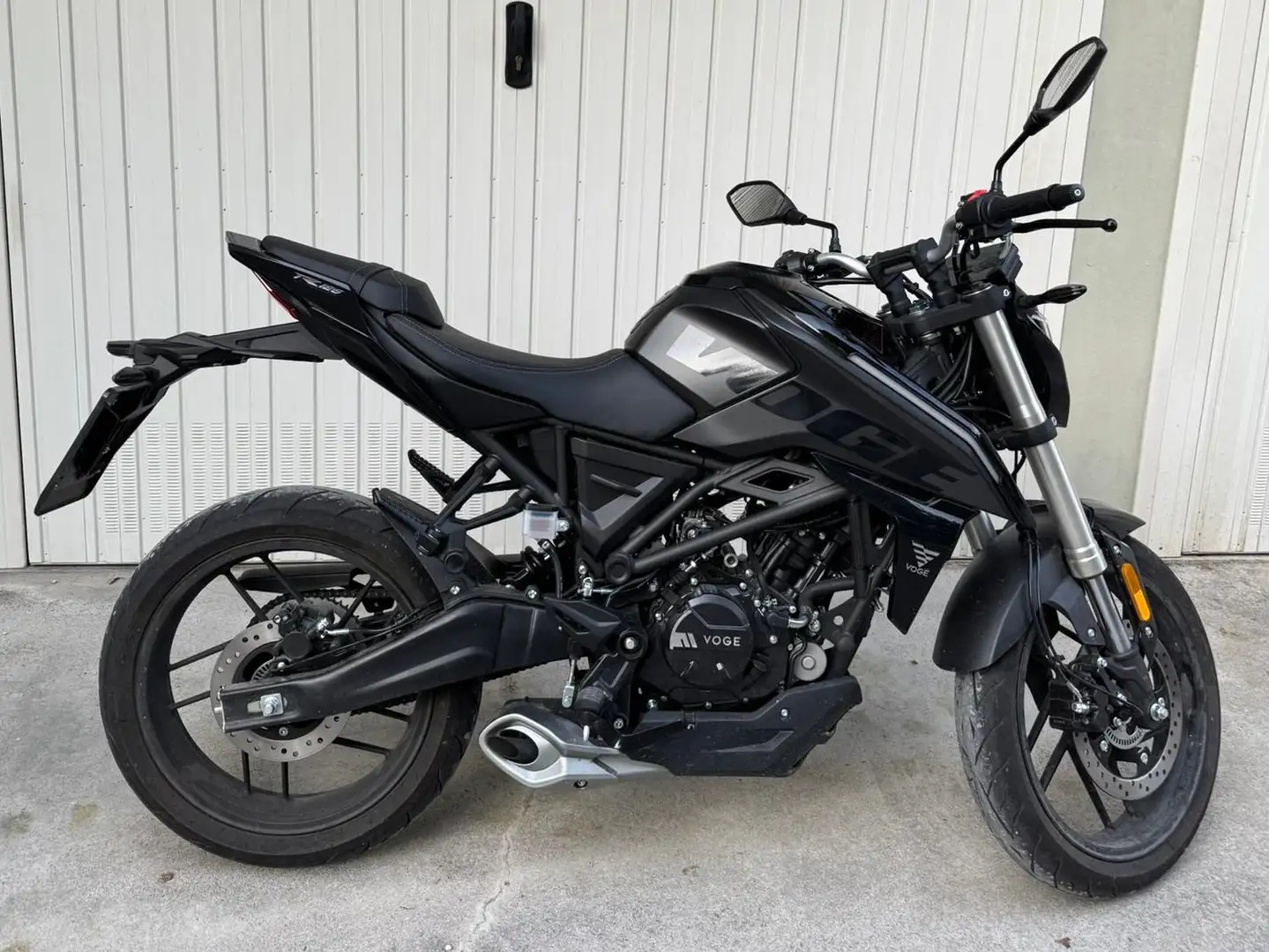 Voge Brivido 125R Schwarz - 1