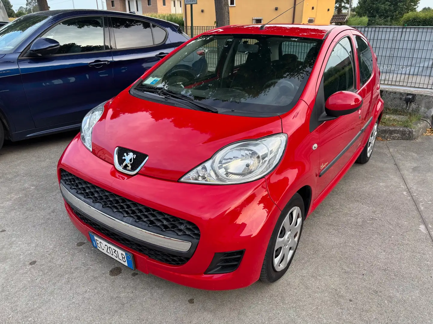 Peugeot 107 107 2005 1.0 12v Allure (sweet years) 5p 2 TRONIC Rosso - 1