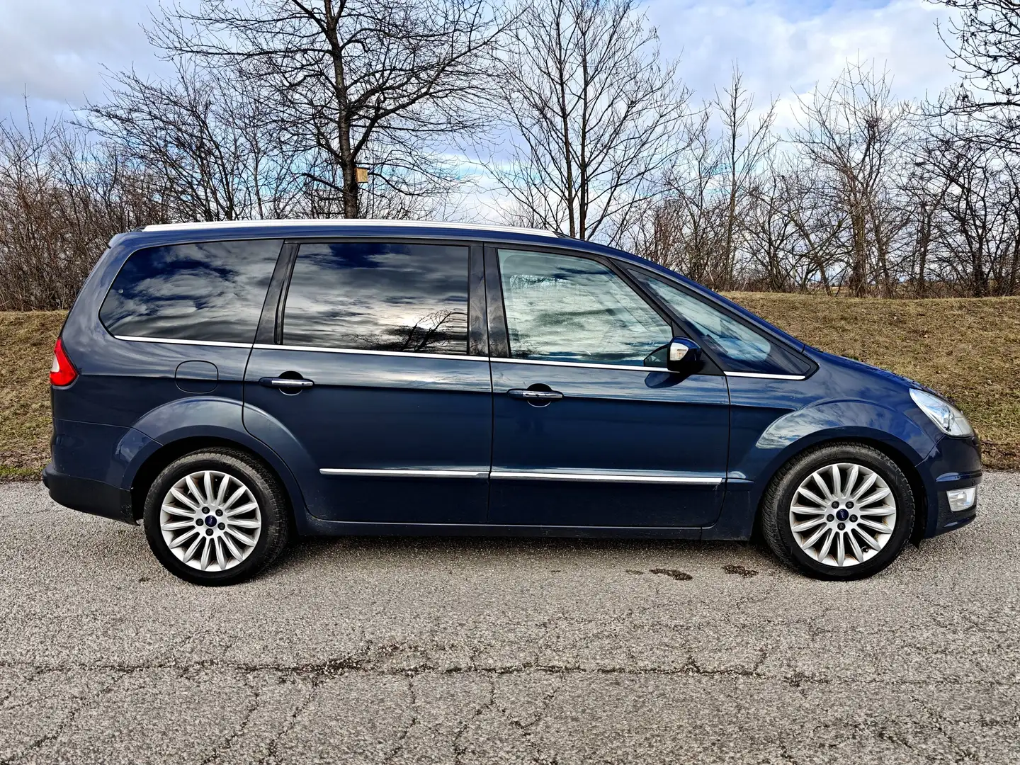Ford Galaxy Galaxy Business Plus 2,0 TDCi Aut. Business Plus Blau - 2