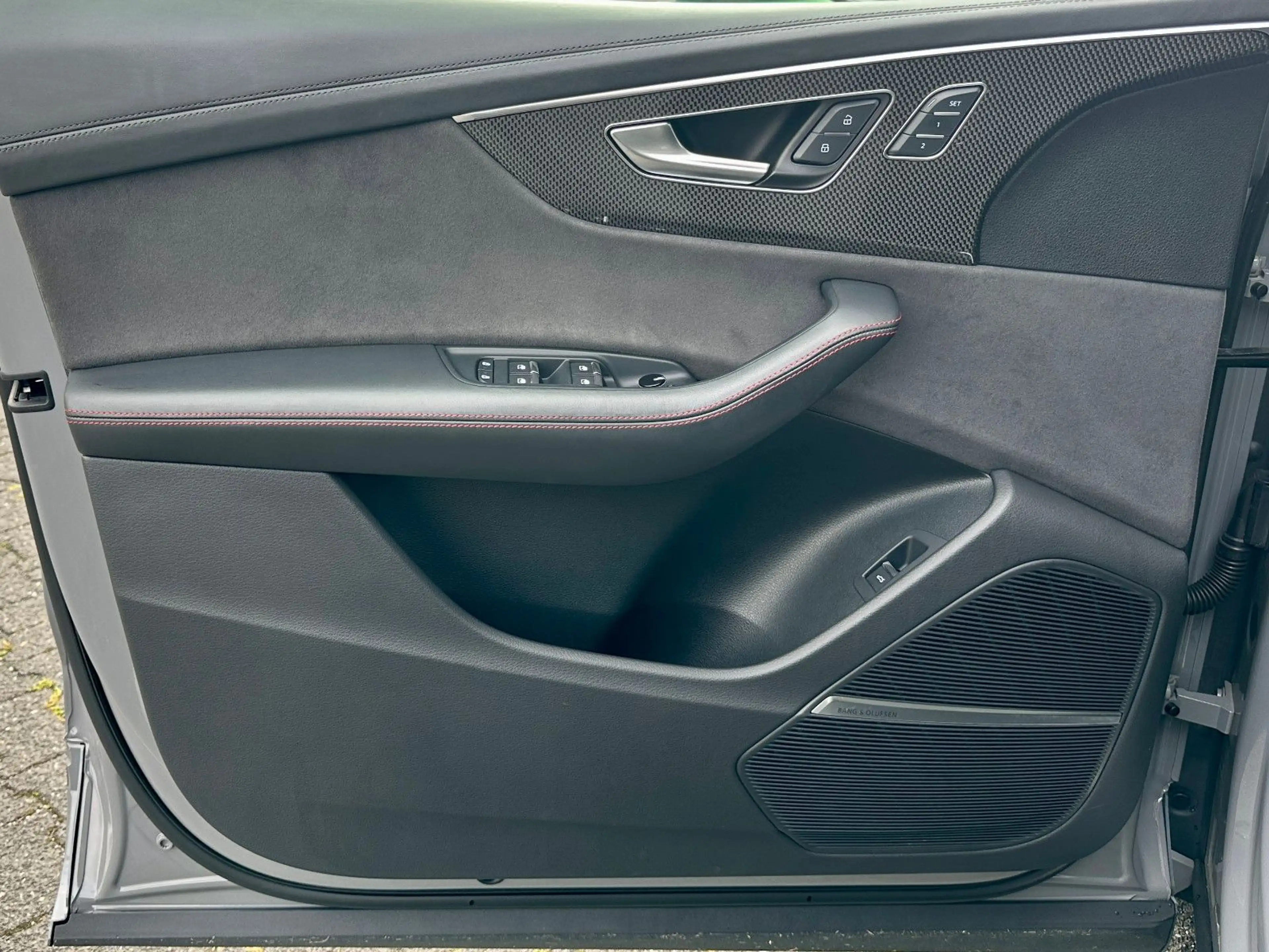Audi SQ8 TFSI qu competition+ PANO B&O HDMATRIX 360° — photo 6