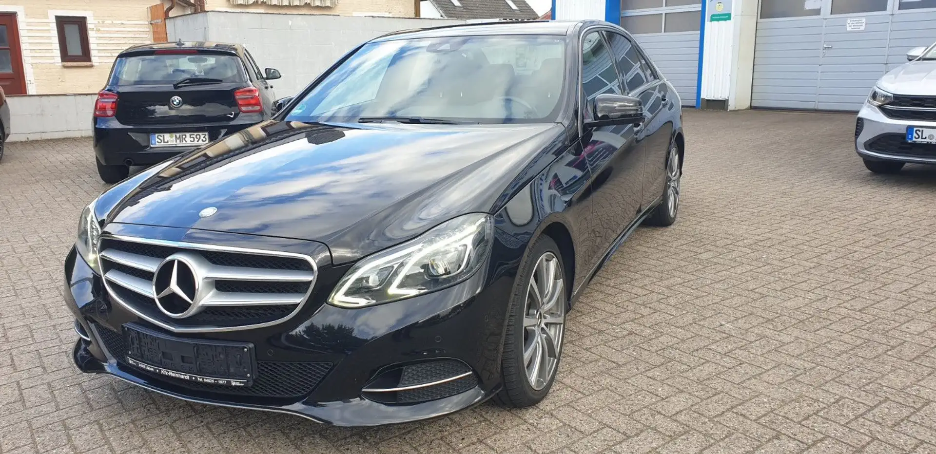 Mercedes-Benz E 220 E -Klasse Lim. E 220 BlueTec Schwarz - 1