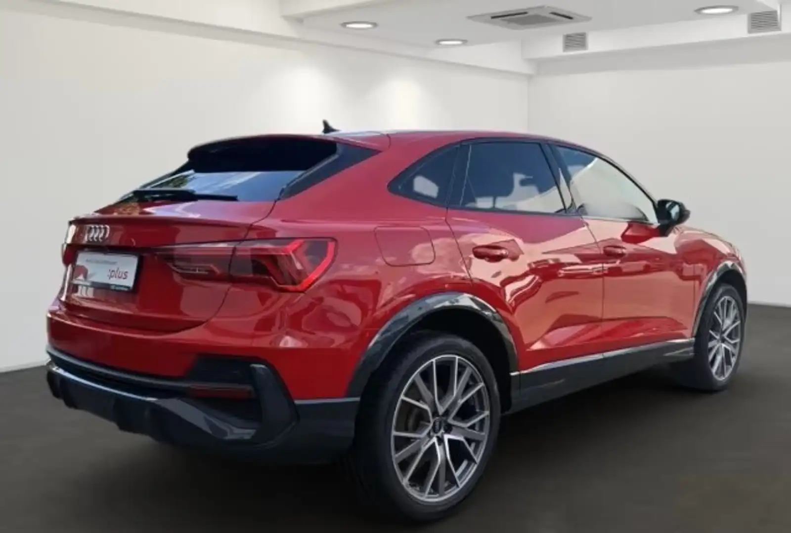 Audi Q3 45 TFSIe  245 ch S tronic 6 S line Rood - 2