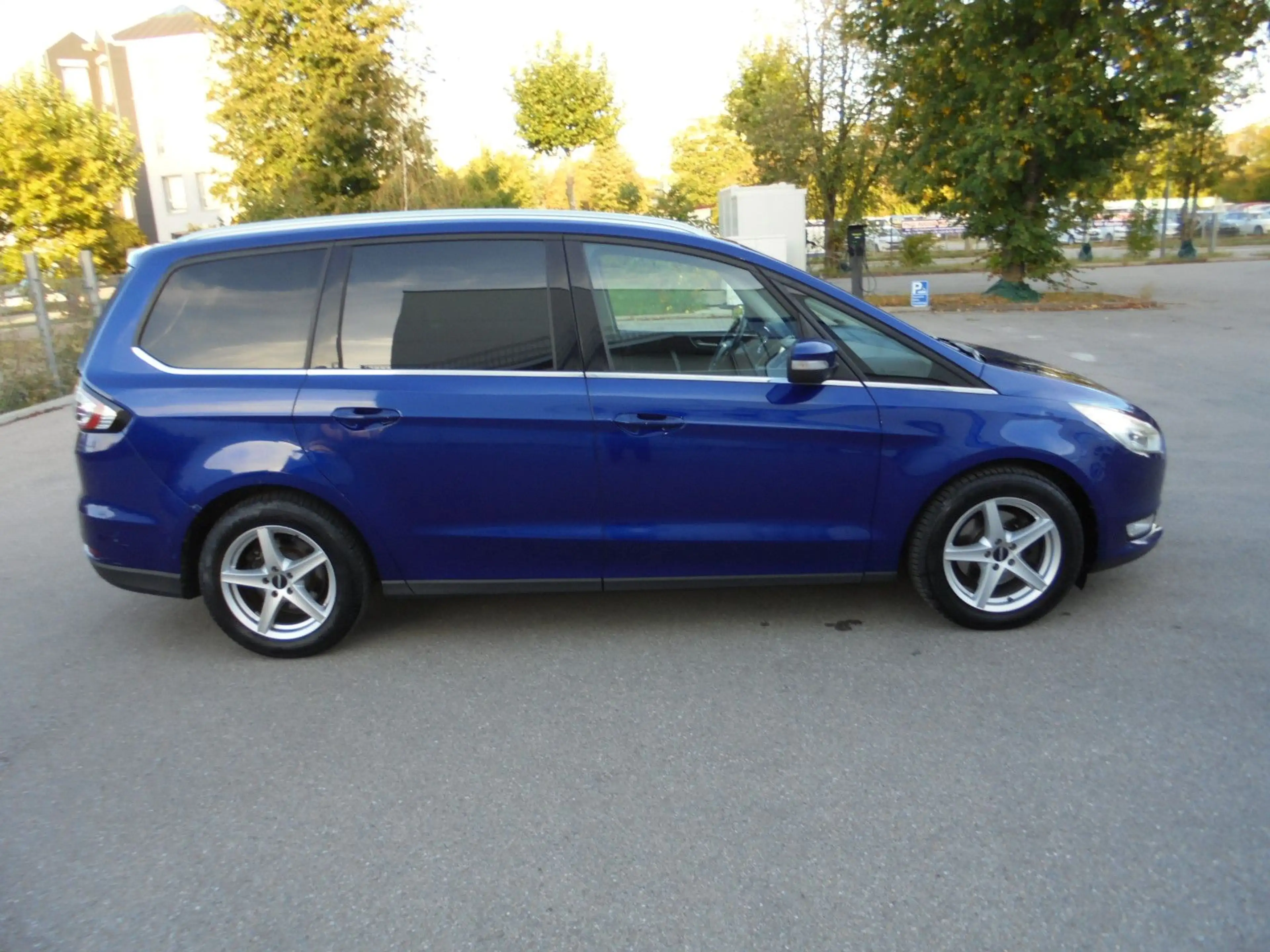 Ford Galaxy Titanium 4WD 2.0 TDCI Automatik ~ 7 Sitze — photo 7