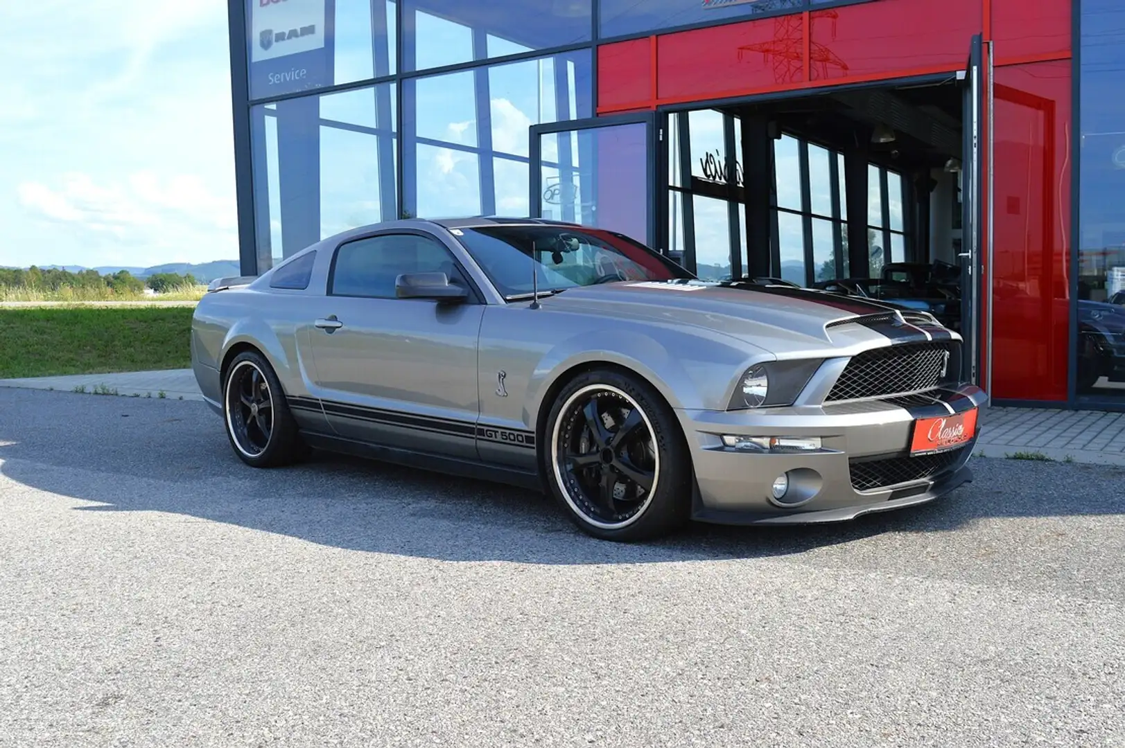Ford Mustang Shelby GT500 Grau - 2