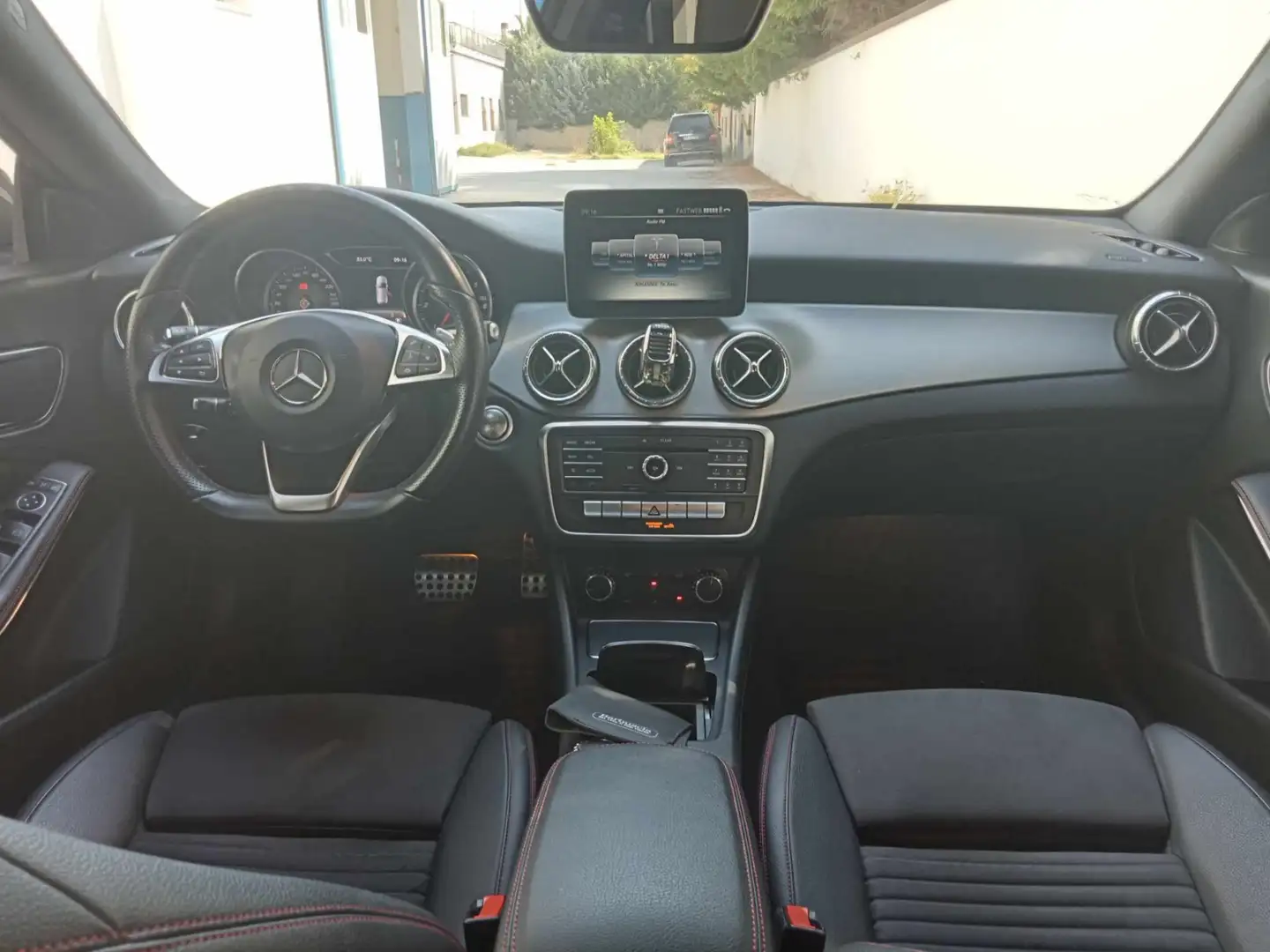 Mercedes-Benz CLA 220 Shooting Brake d Sport Activity edition 4matic aut - 2