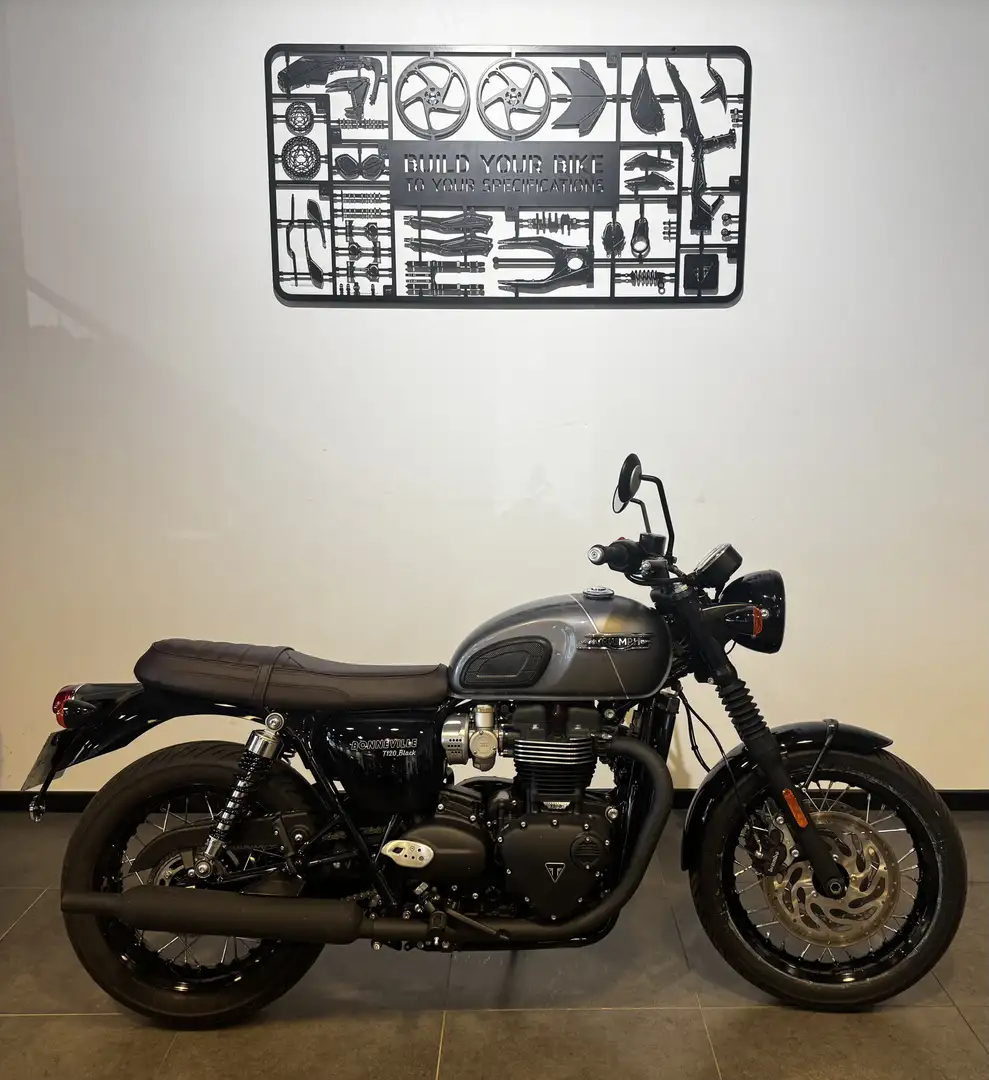 Triumph Bonneville T120 Šedá - 1