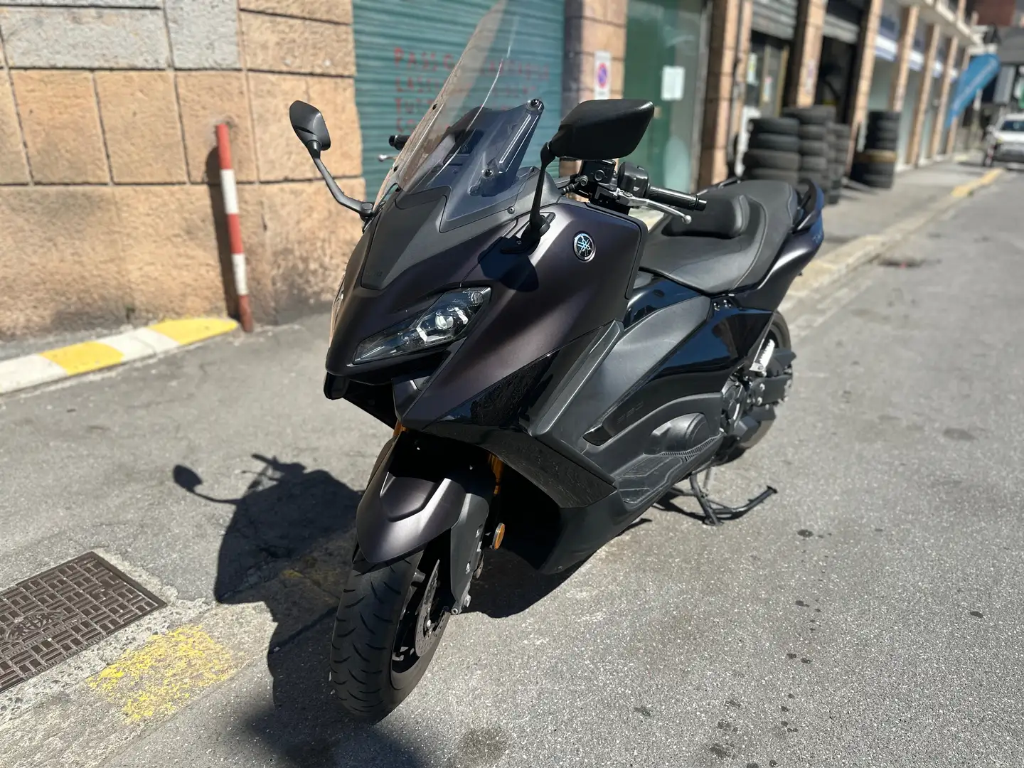 Yamaha TMAX 560 Tech Max APPENA TAGLIANDATO Negru - 2