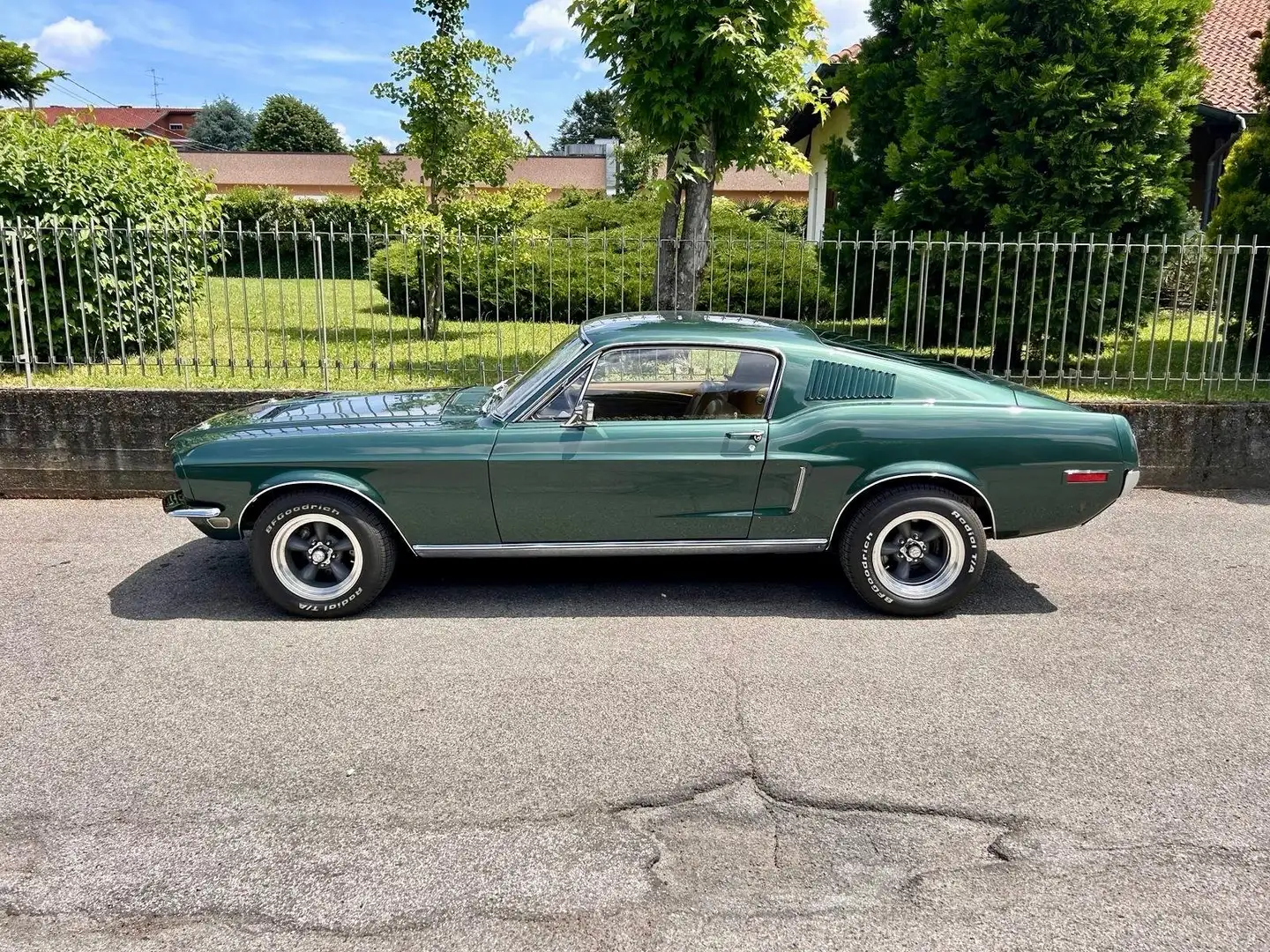 Ford Mustang FASTBACK "BULLIT" V8 Verde - 1