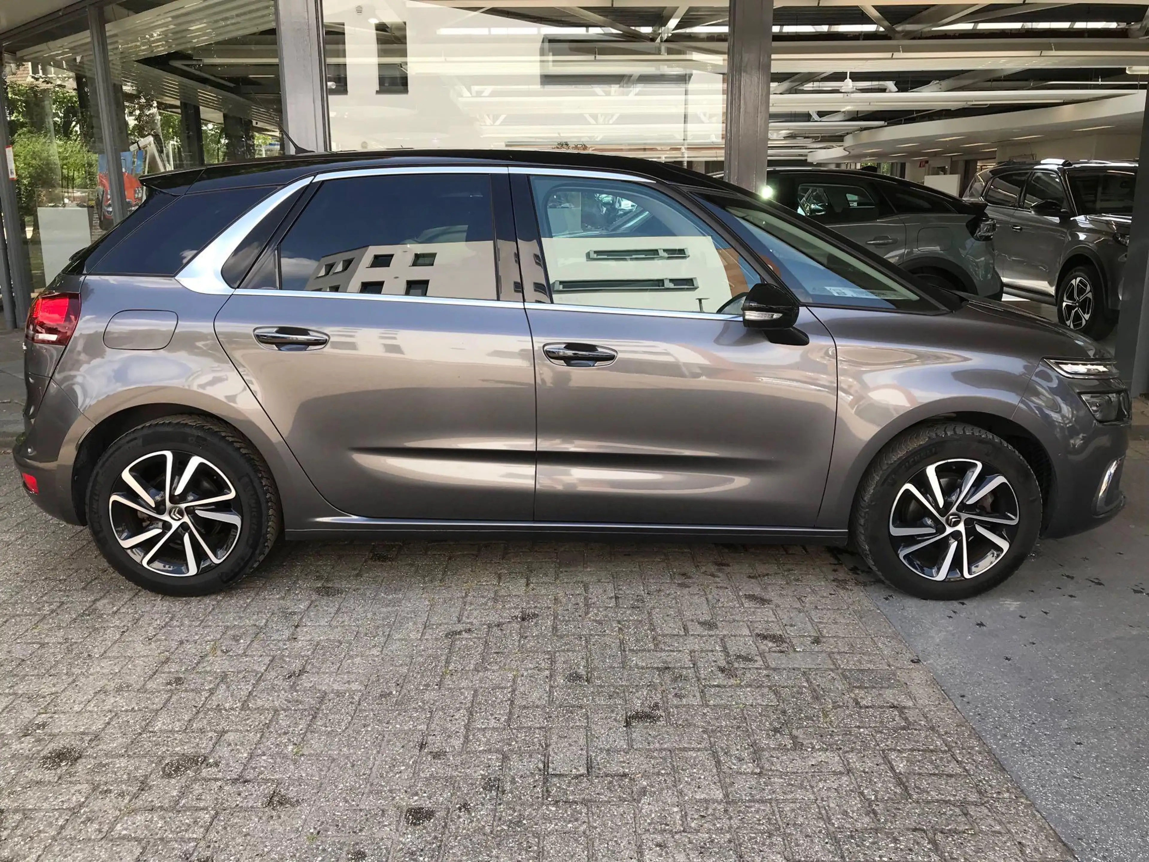 Citroen C4 Picasso 1.2 PureTech Shine — photo 3