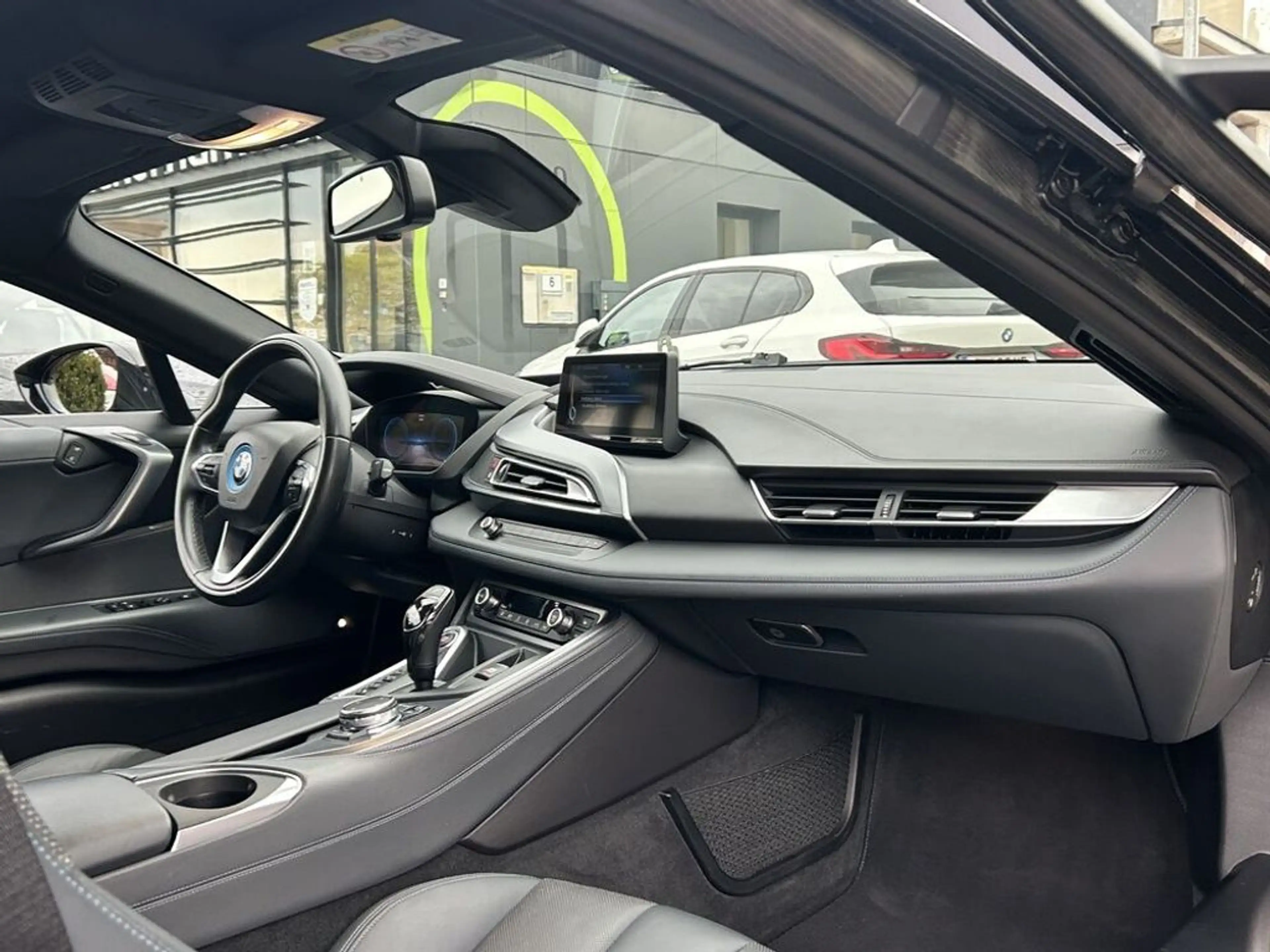 BMW i8 Coupé *LED*HUD*H&K*360°*CARBON*STANDKLIMA*20'' — photo 9