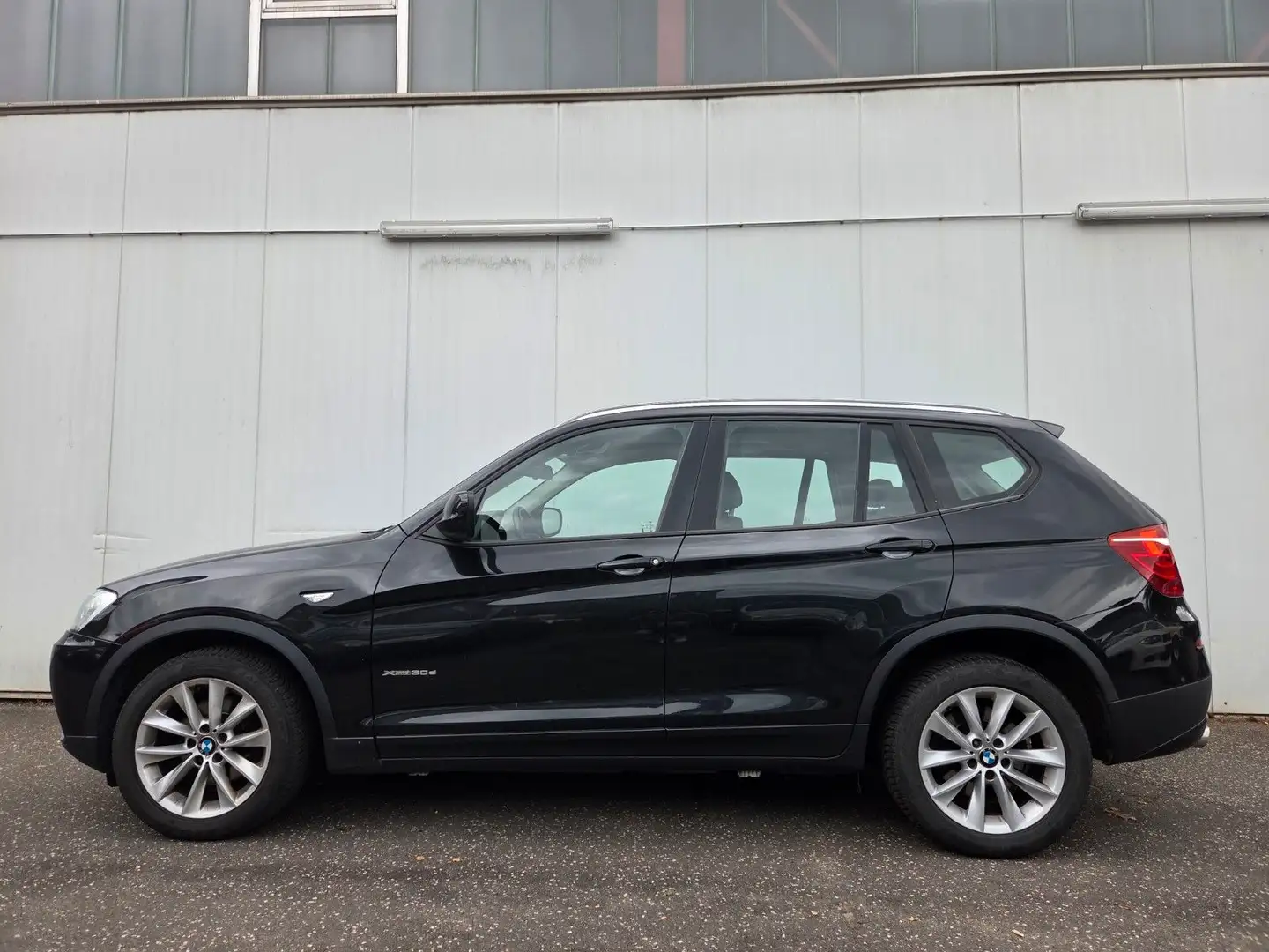 BMW X3 xDrive 30 d Pano/Leder/AHK/Xenon Zwart - 1